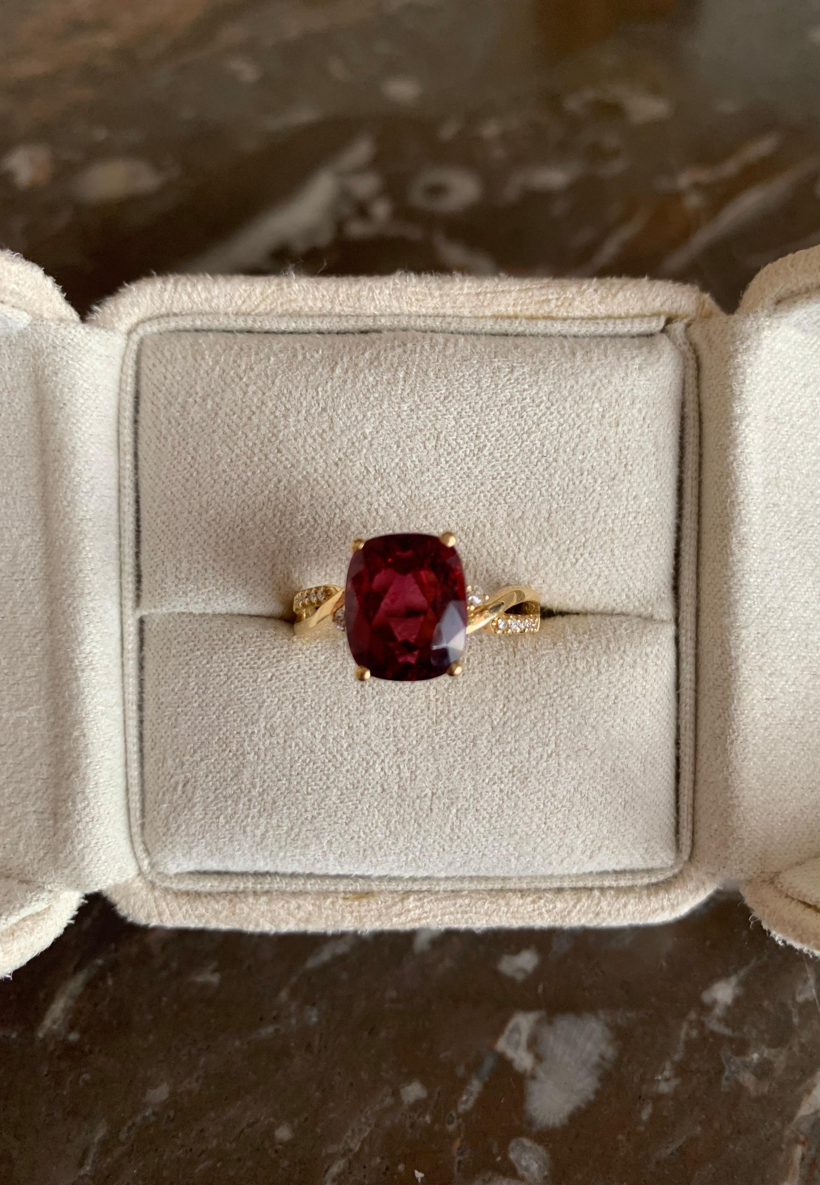 Mixed Cut Rubellite Diamonds 18 Carat Yellow Gold Ring For Sale
