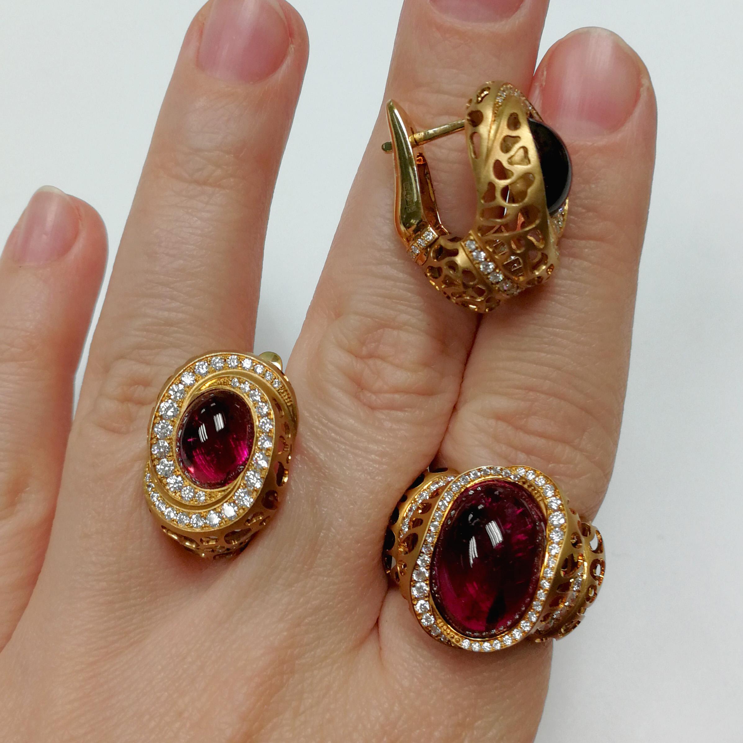 Contemporary Rubellite Diamonds 18 Karat Yellow Gold Coral Reef Suite For Sale