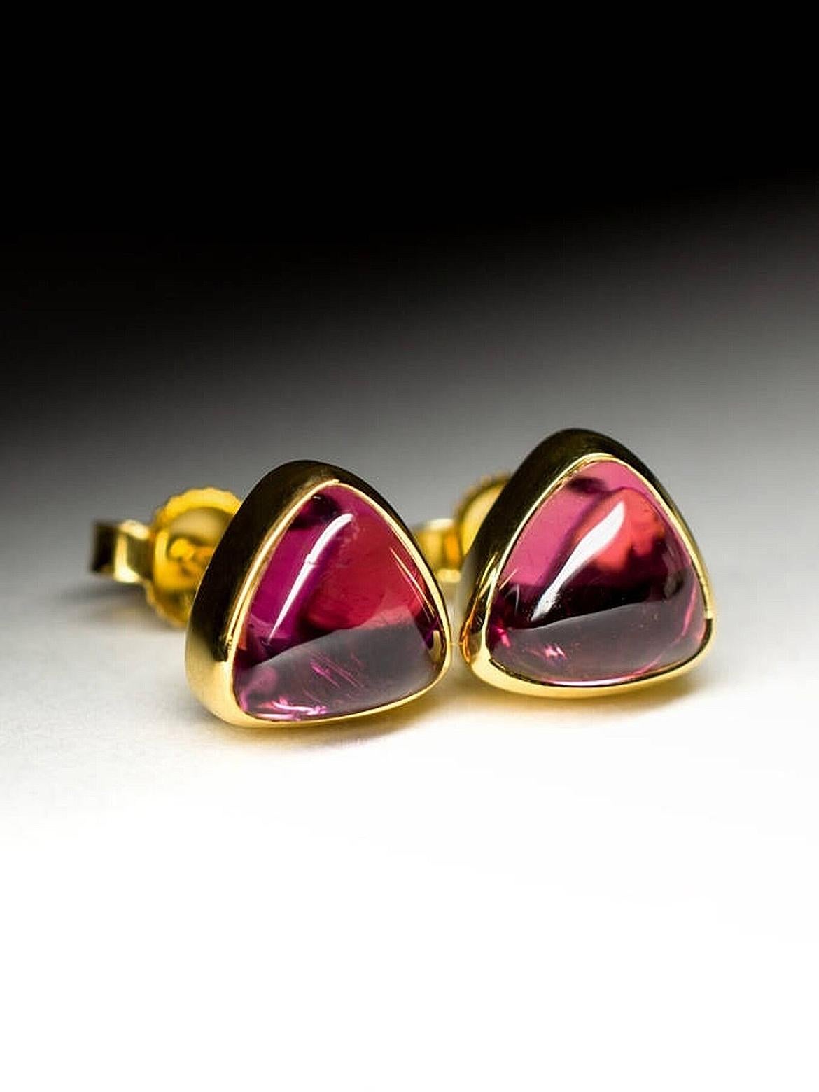 Rubellite Gold Stud Earrings Hot Pink Tourmaline Triangle Cabochon Unisex For Sale 2