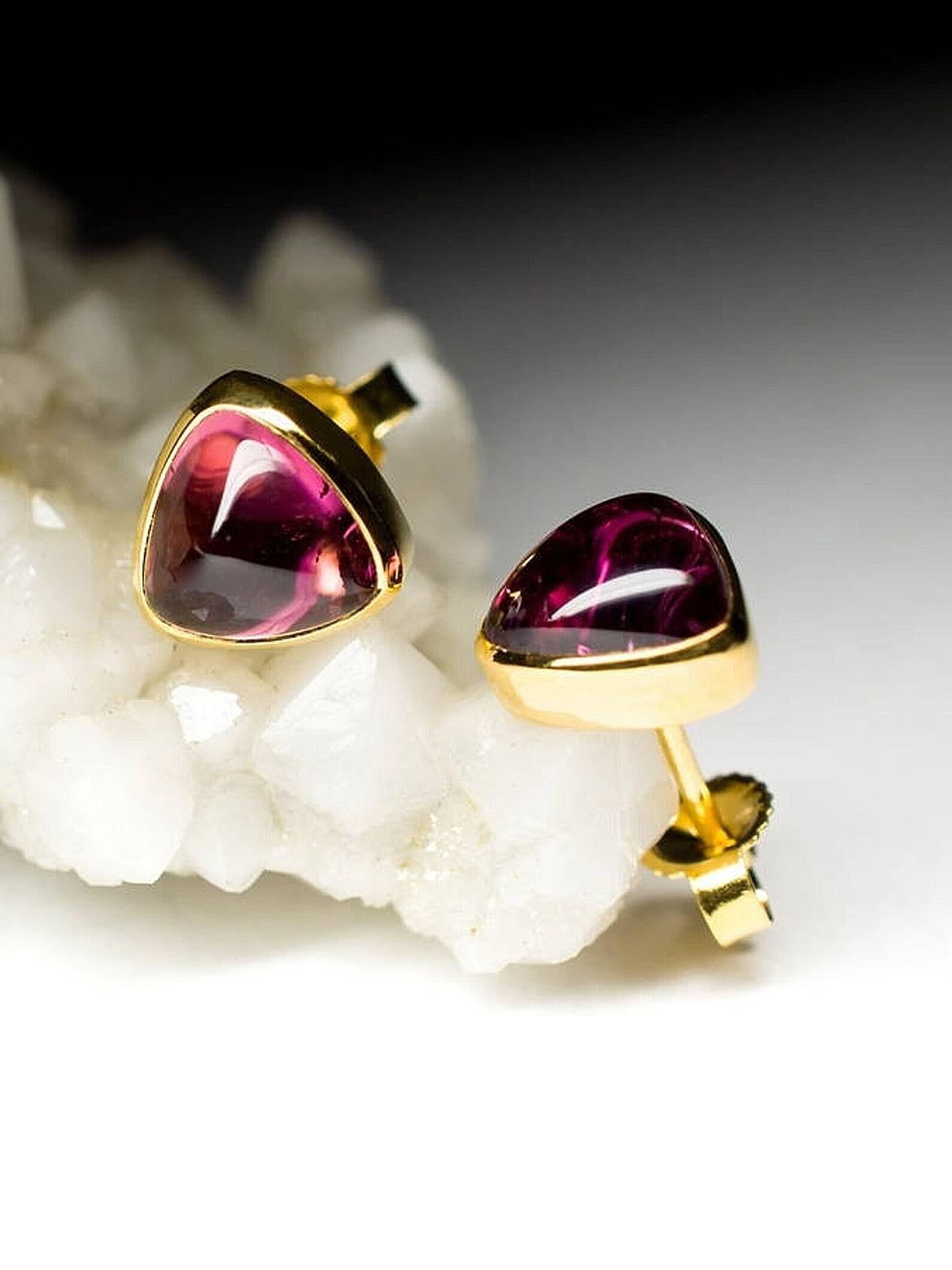 Rubellite Gold Stud Earrings Hot Pink Tourmaline Triangle Cabochon Unisex For Sale 3