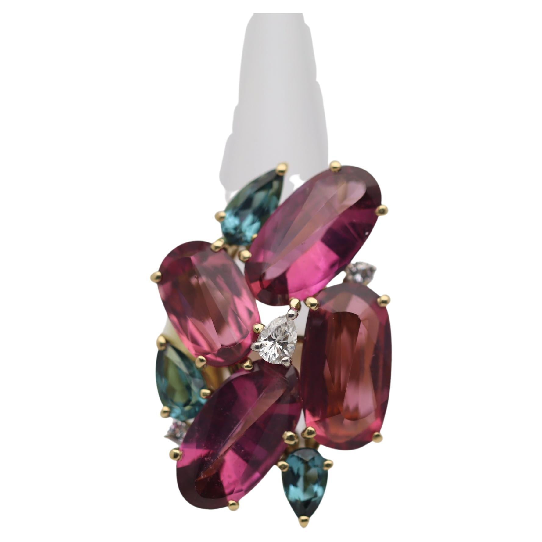 Anello cocktail in oro con tormalina rubellite e indicolite e diamanti