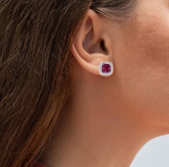Orecchini a bottone con rubellite e diamanti, 2,68 carati, oro bianco 14K