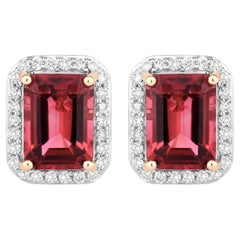 Orecchini a bottone con rubellite e diamanti, 3,04 carati, oro giallo 14K