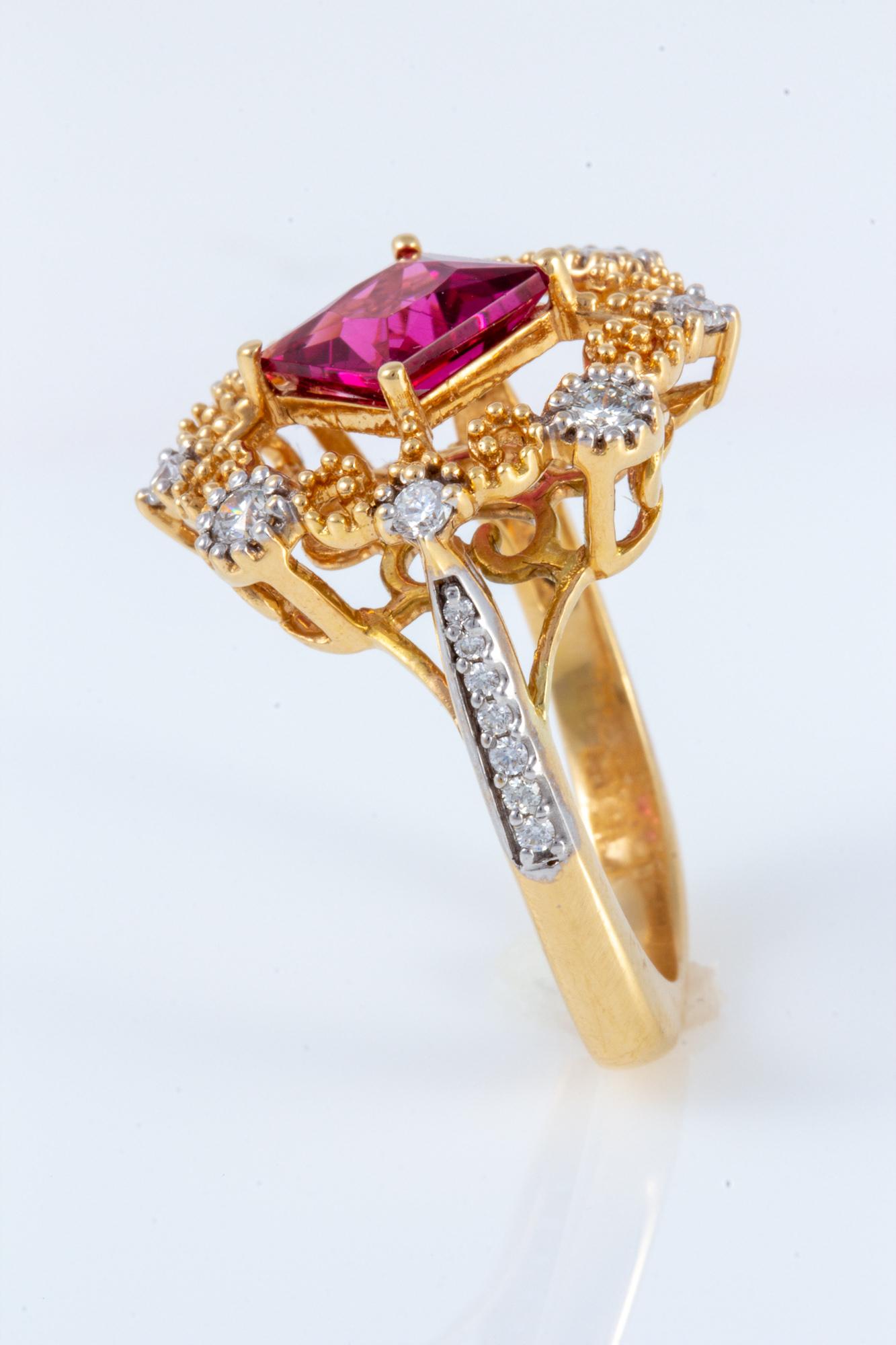 Rubellite Tourmaline and Diamond Ring set in 18 kt Gold For Sale 6