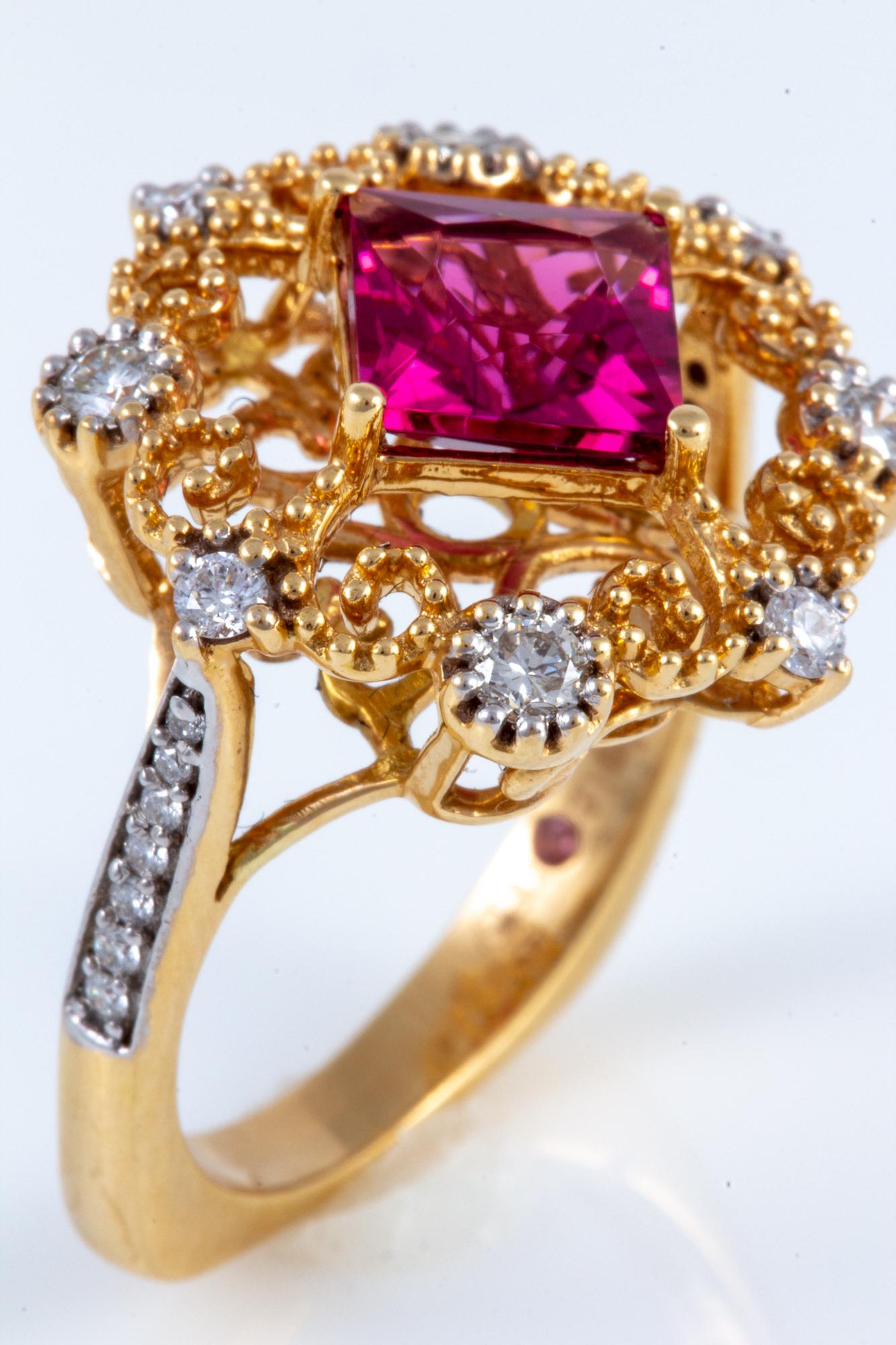Rubellite Tourmaline and Diamond Ring set in 18 kt Gold For Sale 4