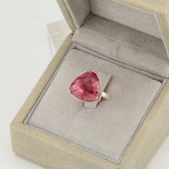 Anello con cristallo di tormalina rubellite