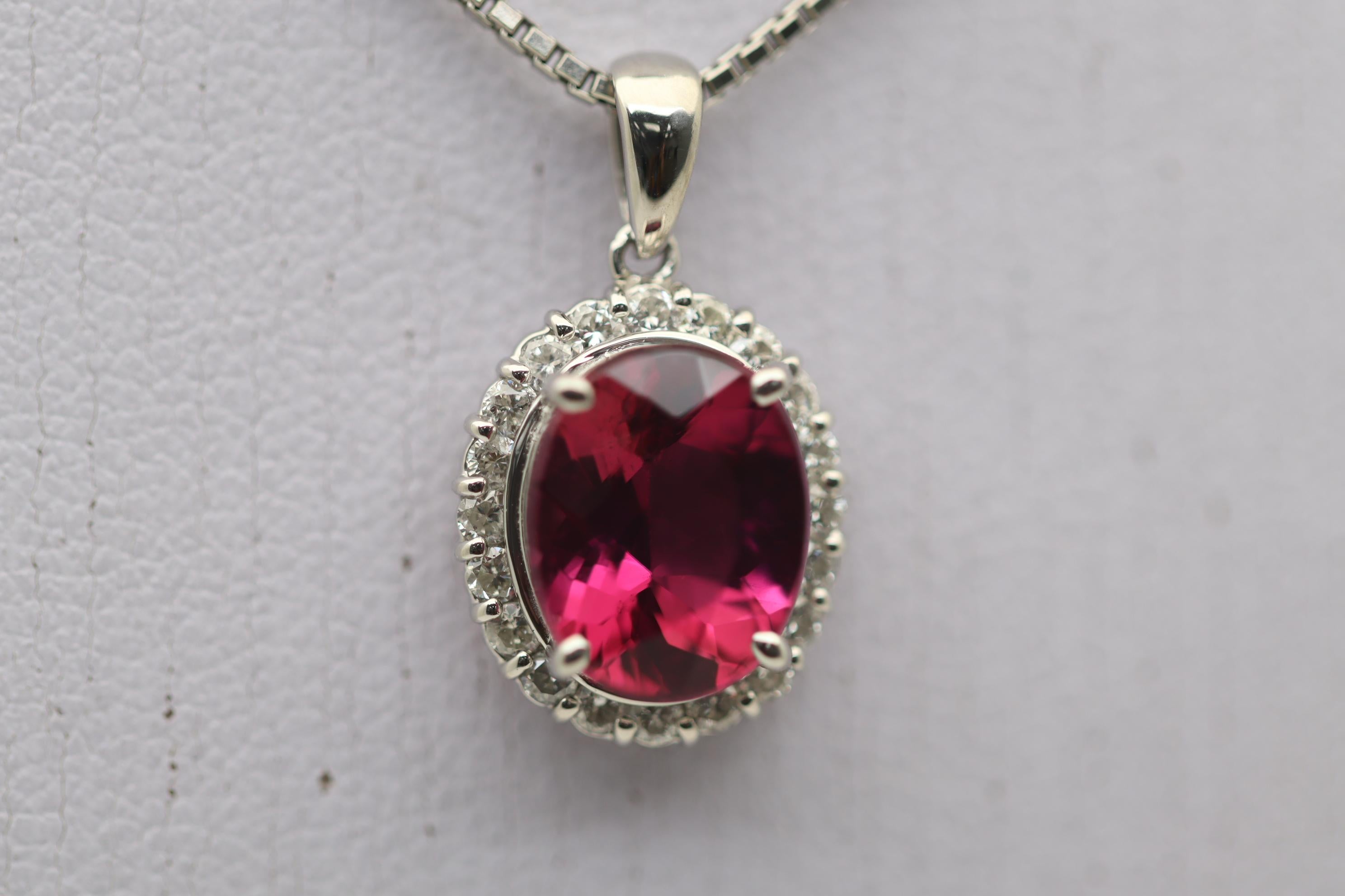 Ciondolo in platino con diamante e tormalina rubellite In condizioni Nuovo in vendita a Beverly Hills, CA