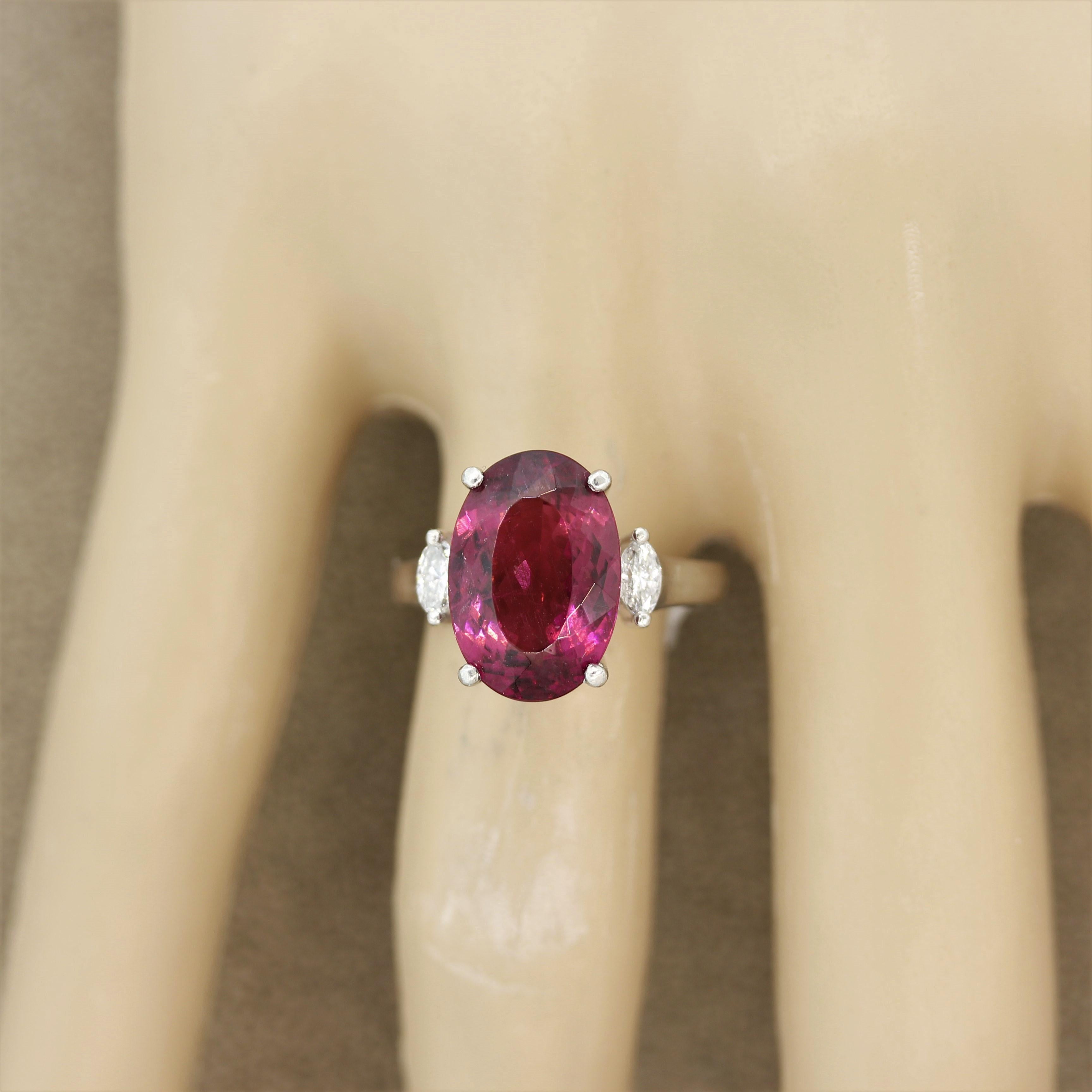 Anello in platino con tormalina rubellite e diamante in vendita 2