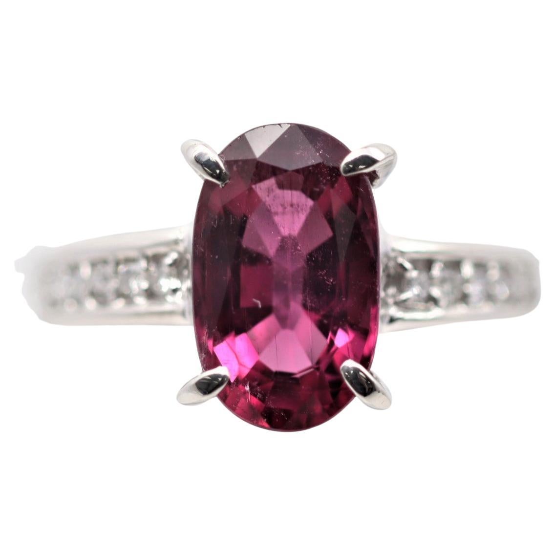 Bague en platine avec rubellite, tourmaline et diamants