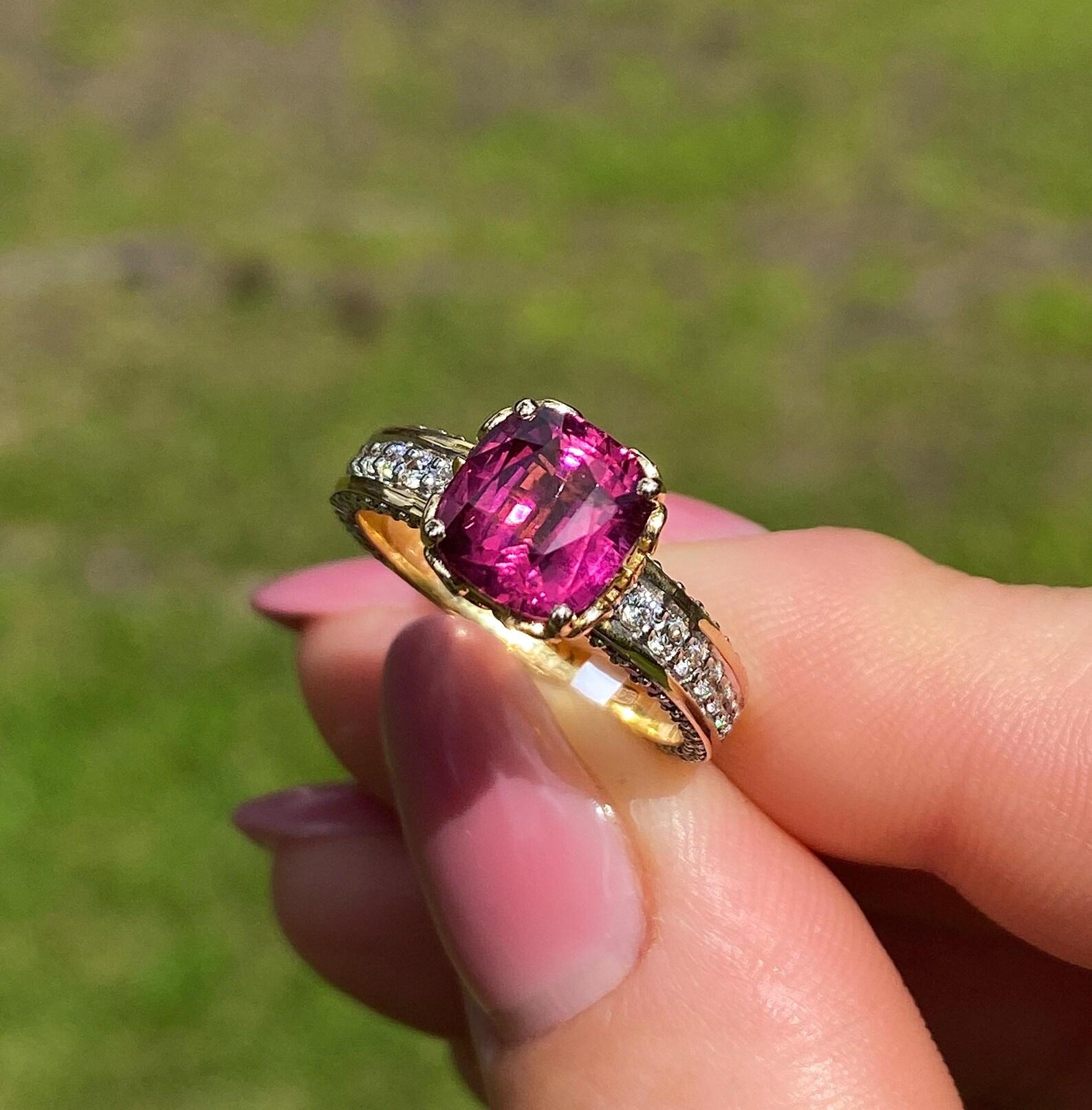 Bague en or jaune 14 carats, tourmaline rubellite, diamants, pierres précieuses naturelles, 7 US Pour femmes en vente