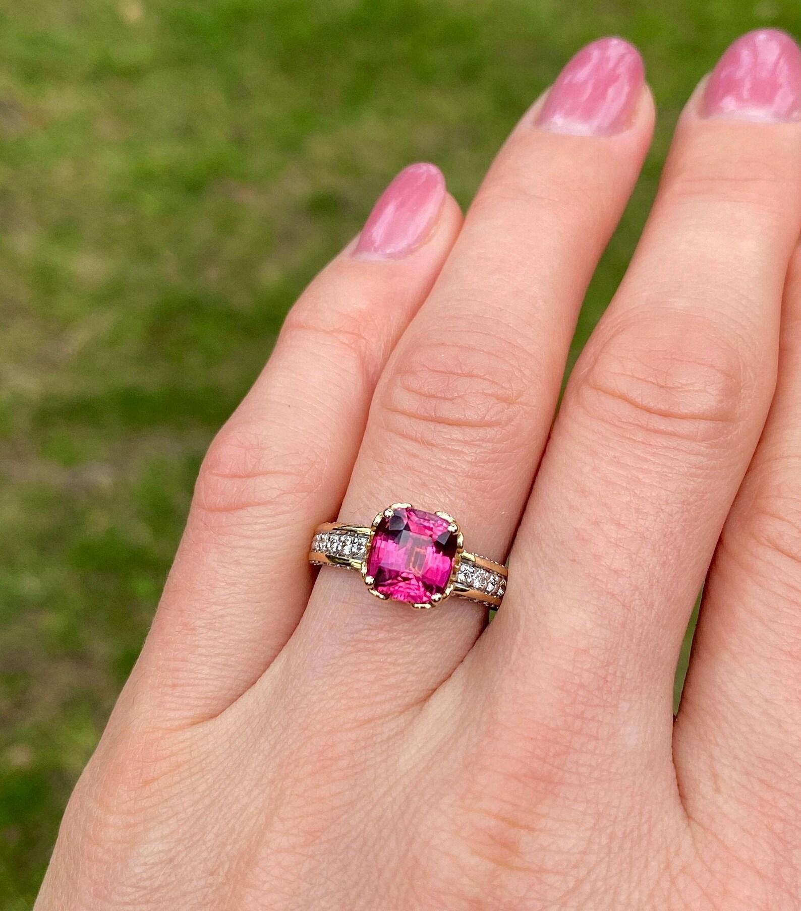 Bague en or jaune 14 carats, tourmaline rubellite, diamants, pierres précieuses naturelles, 7 US en vente 2