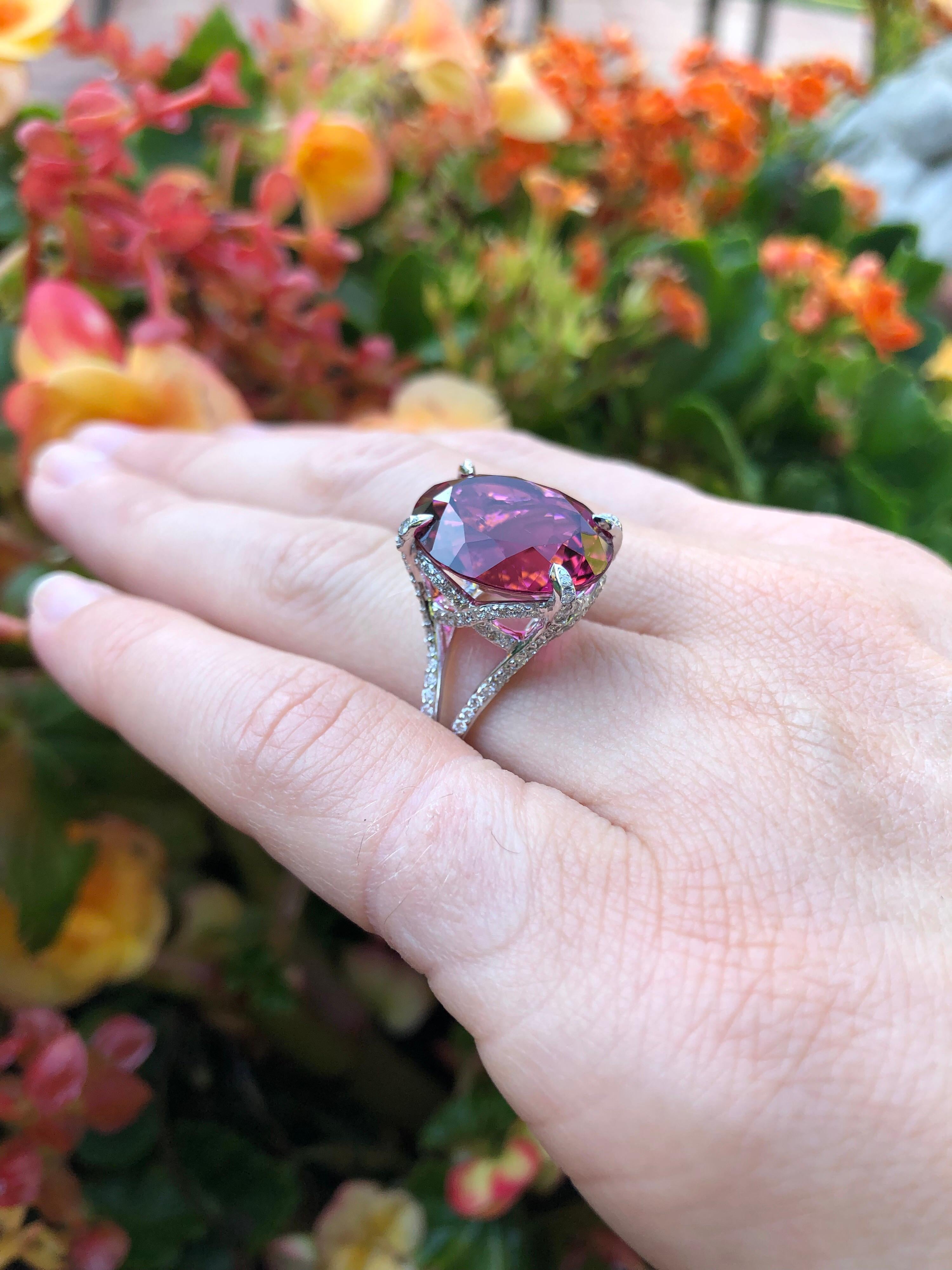 Rubellite Tourmaline Ring 11.90 Carat Oval In New Condition In Beverly Hills, CA