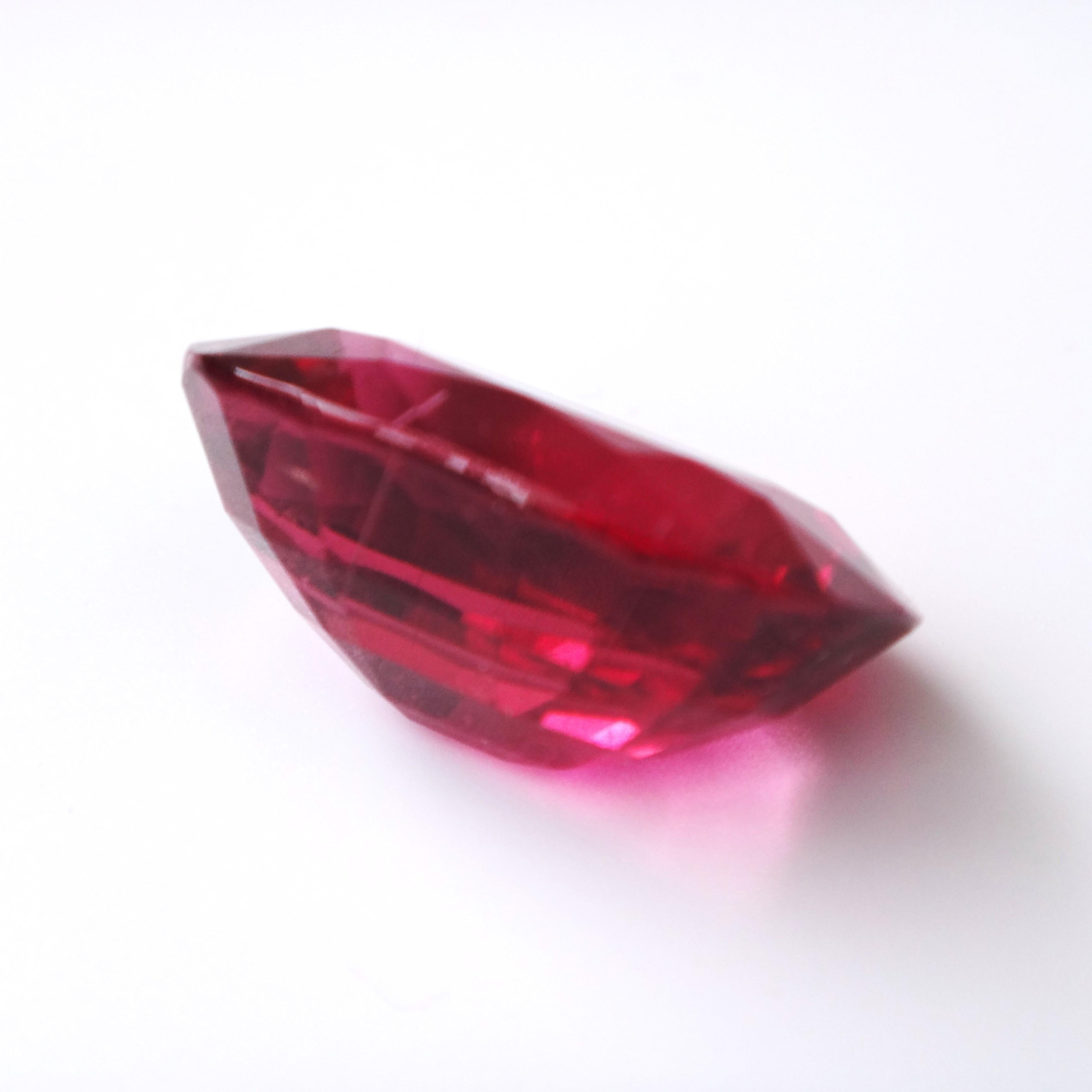 Rubellite Tourmaline Ring Gem 24.5 Carat Unset Cut Loose Gemstone In New Condition For Sale In Shanghai, CN