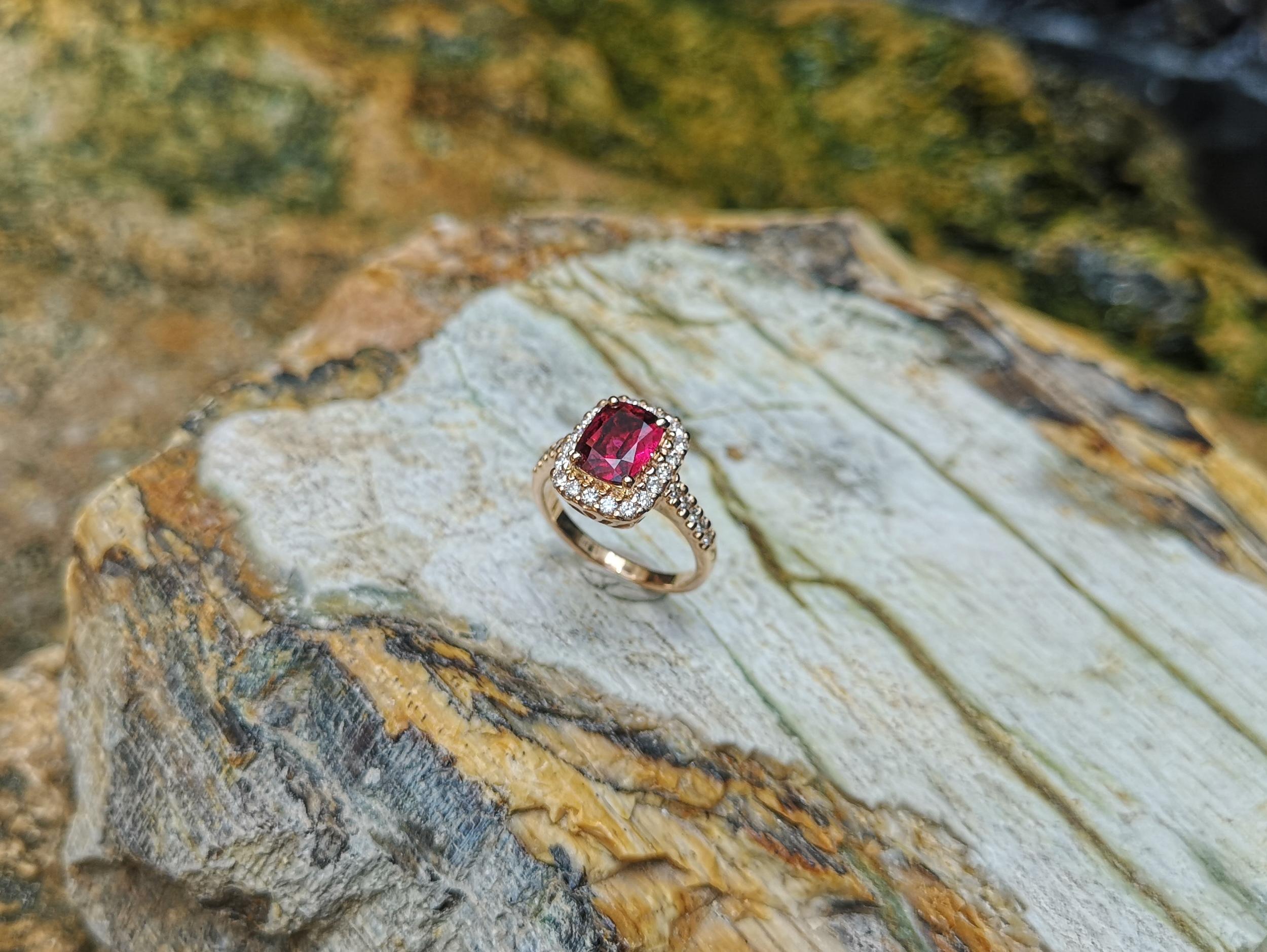 Rubellite with Diamond Ring Set in 18 Karat Rose Gold Settings For Sale 3