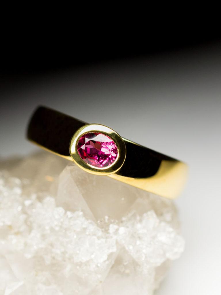 Rubellite Bague Or Jaune Rapport Bijoux Classic Coupe Ovale Rose Chaud Fiançailles en vente 2