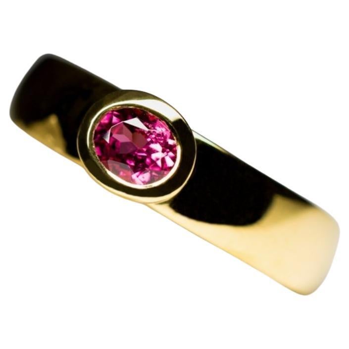 Rubellite Yellow Gold Ring Jewellery Report Classic Oval Cut Hot Pink Engagement For Sale