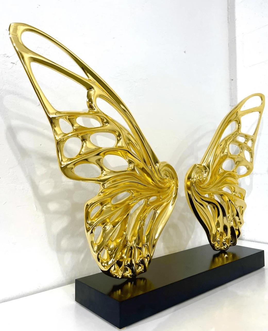 Dream Machine, Gold Chrome - Sculpture by Rubem Robierb