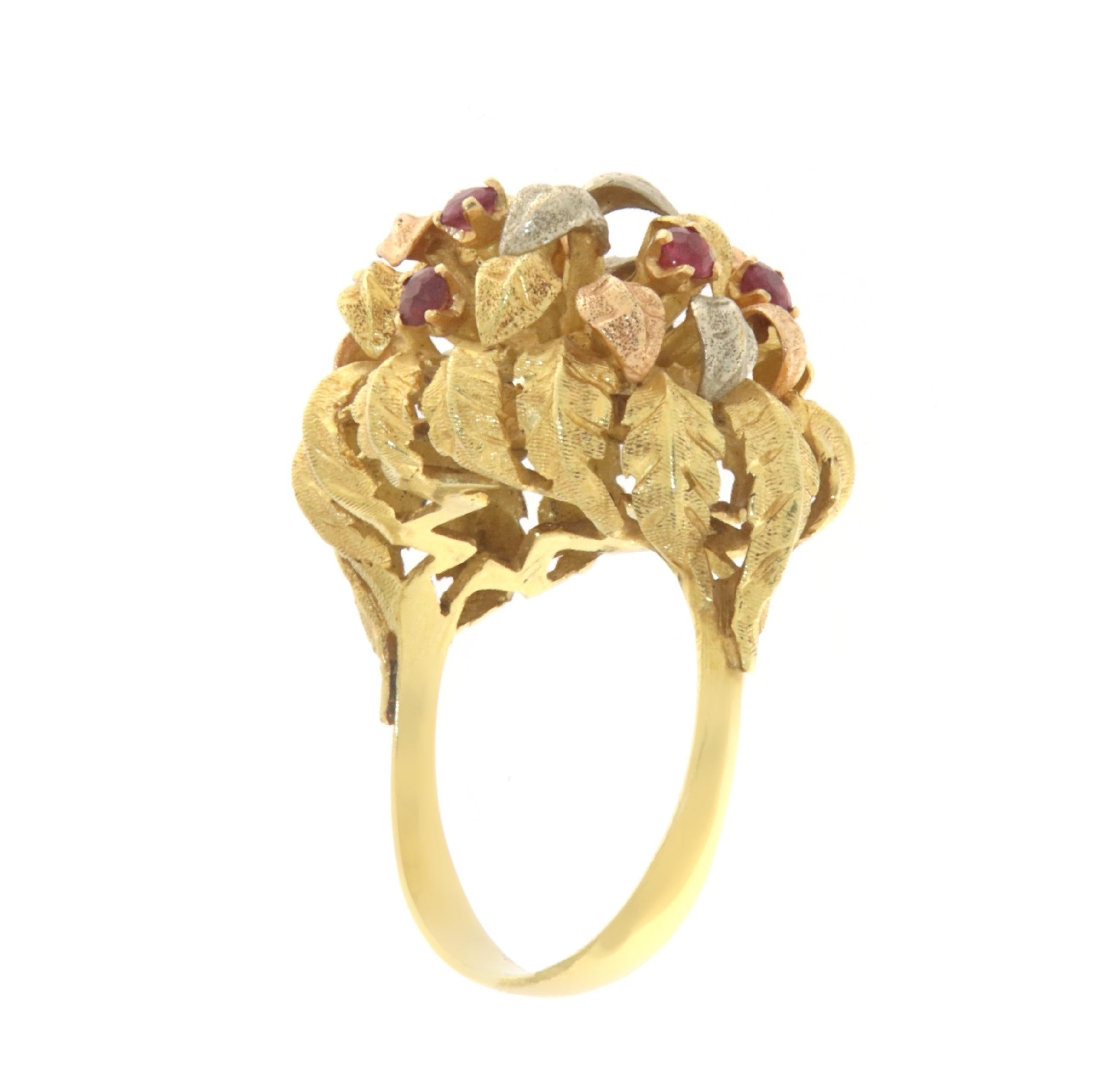 Rubine 18 Karat Gelbgold Cocktail-Ring (Kunsthandwerker*in)