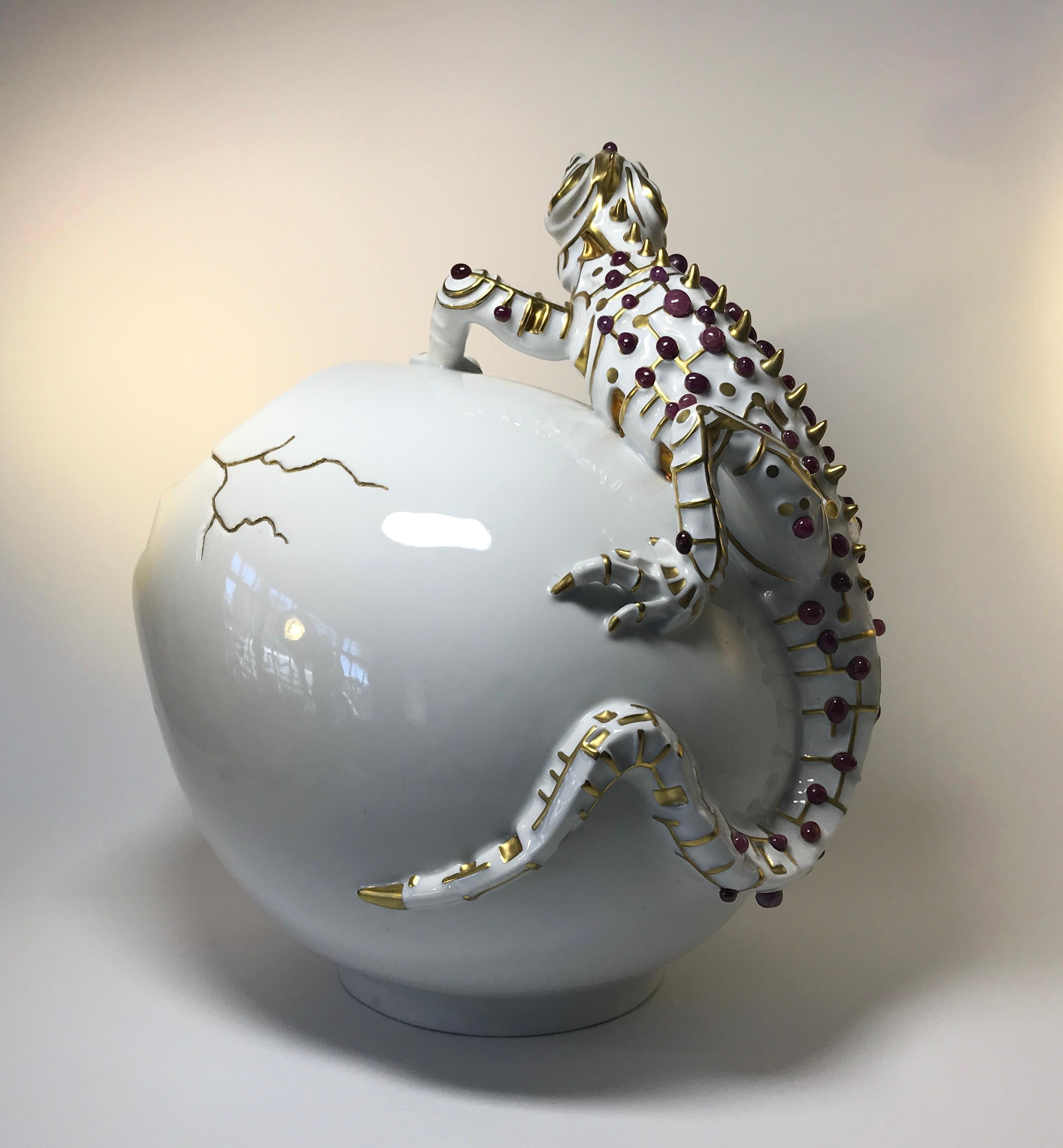 Contemporary Rubies 24k Pure Gold, Porcelain Luxury Lizard Sculpture Egg Caviar Bowl 2000s