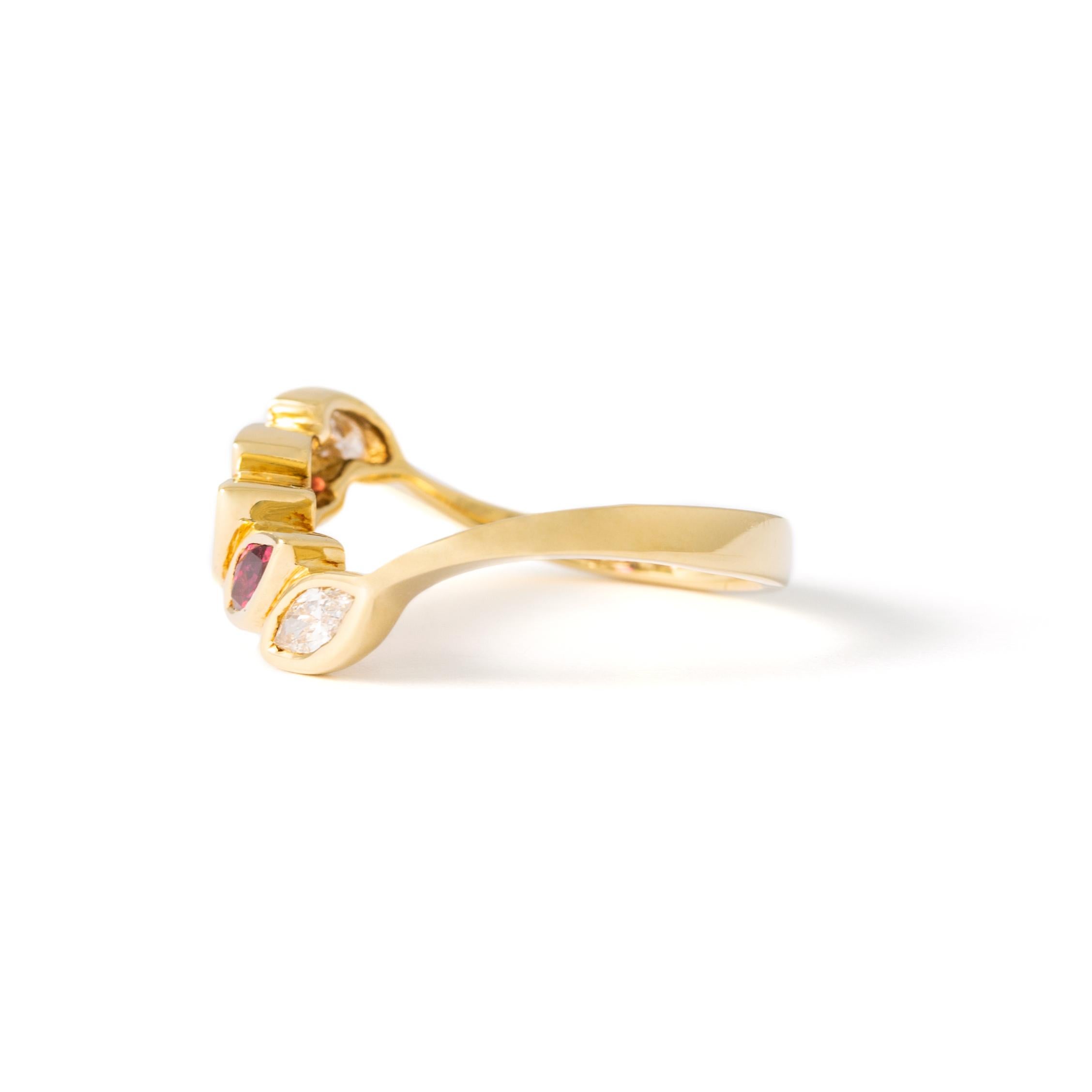 Rubies and Diamond Gold Ring In New Condition For Sale In Geneva, CH