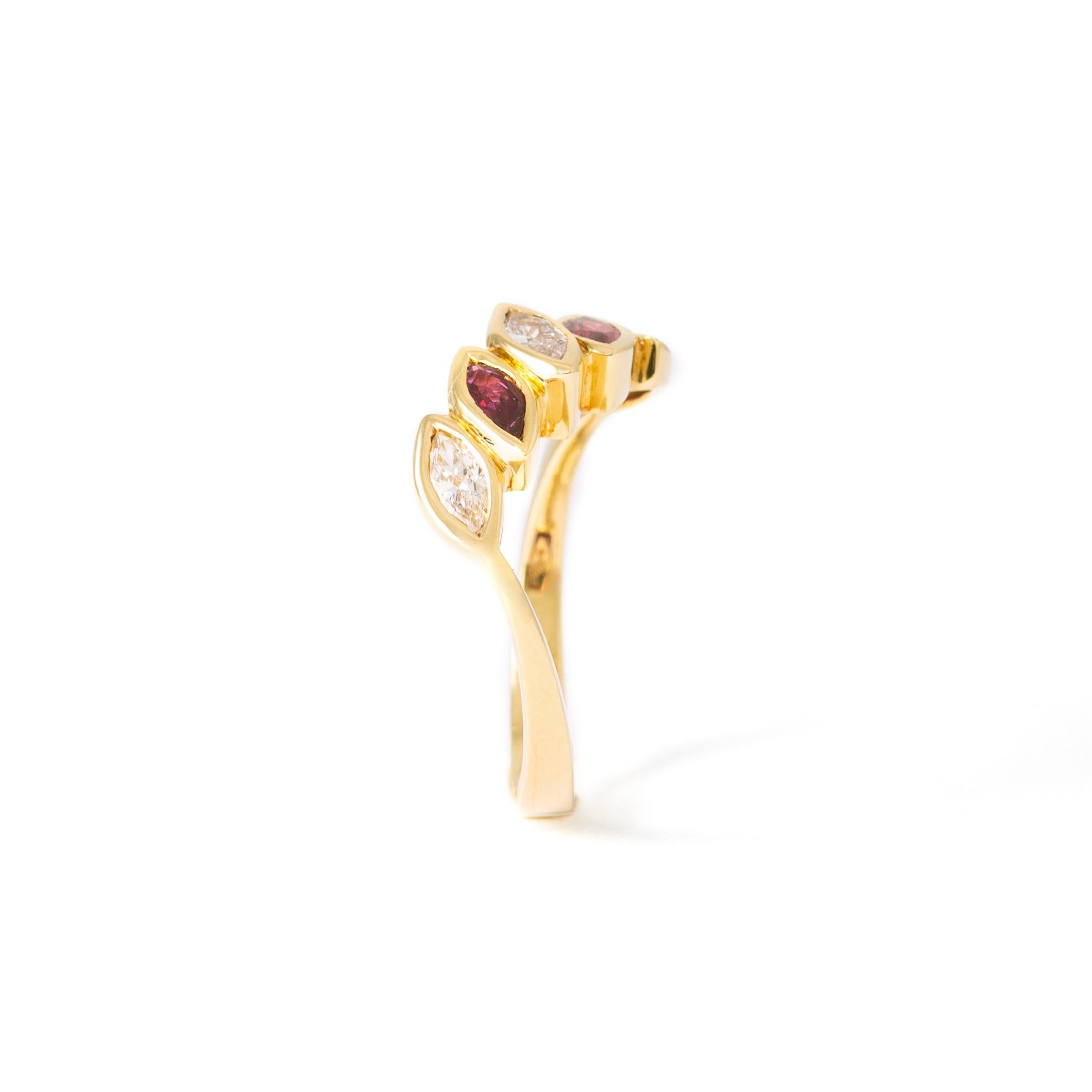 Women's Rubies and Diamond Gold Ring For Sale