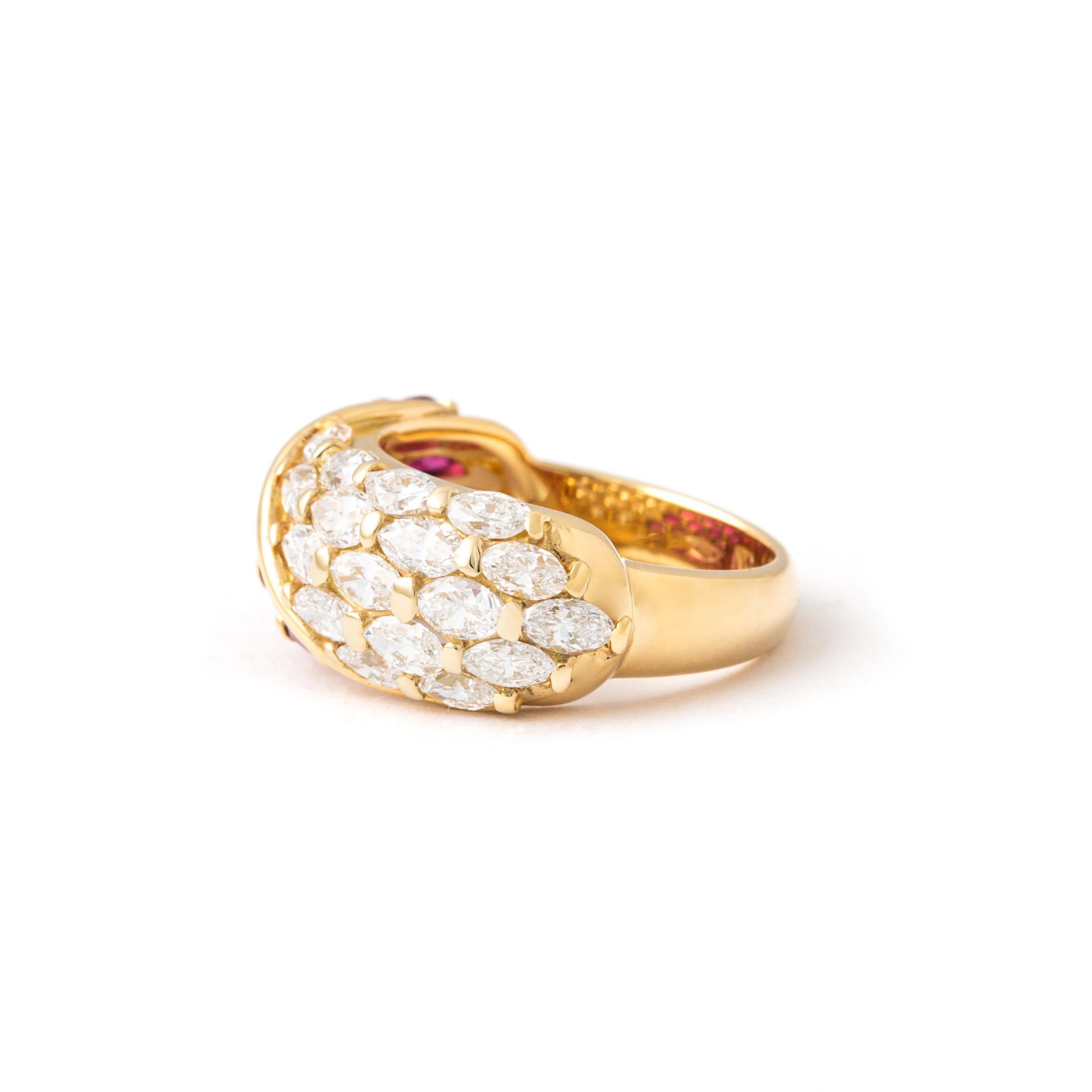 Rubies and Diamond Gold Ring In New Condition For Sale In Geneva, CH