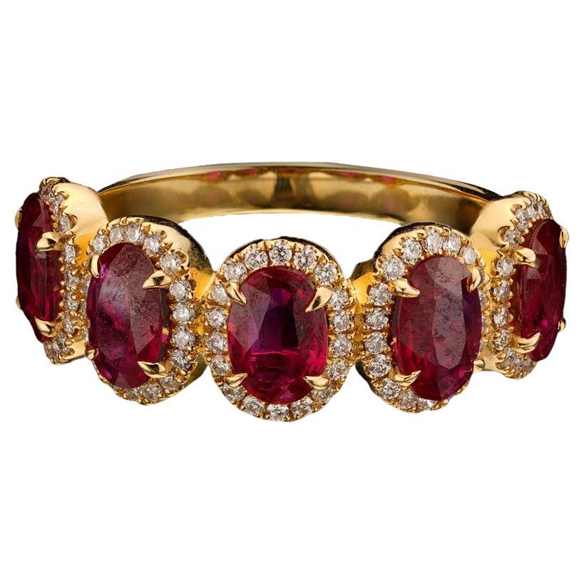 Halb-Eternity-Ring aus 18 Karat Gelbgold mit Rubinen und Diamanten im Angebot