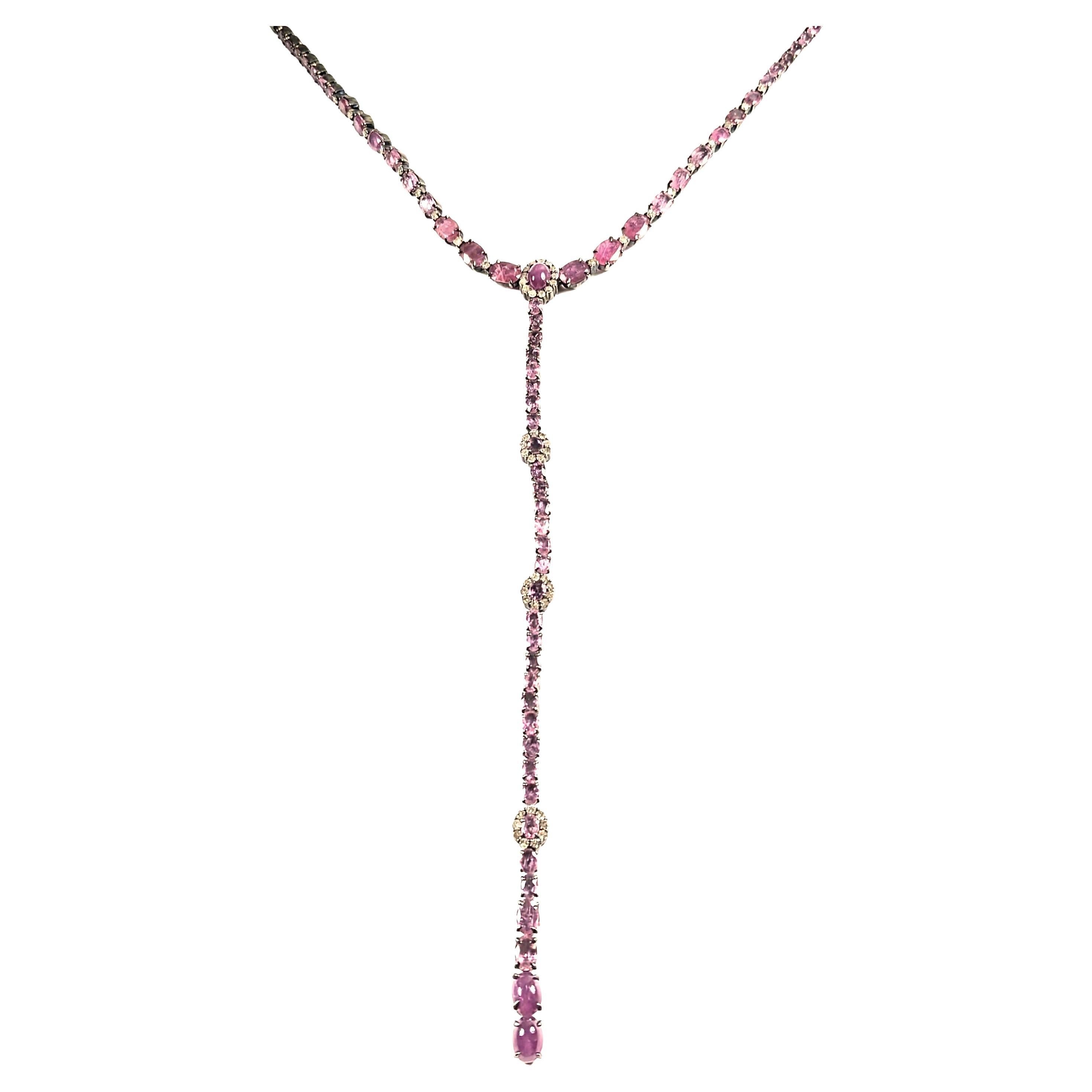Taille émeraude Collier de rubis et diamants  Monté en or 18k et en argent en vente