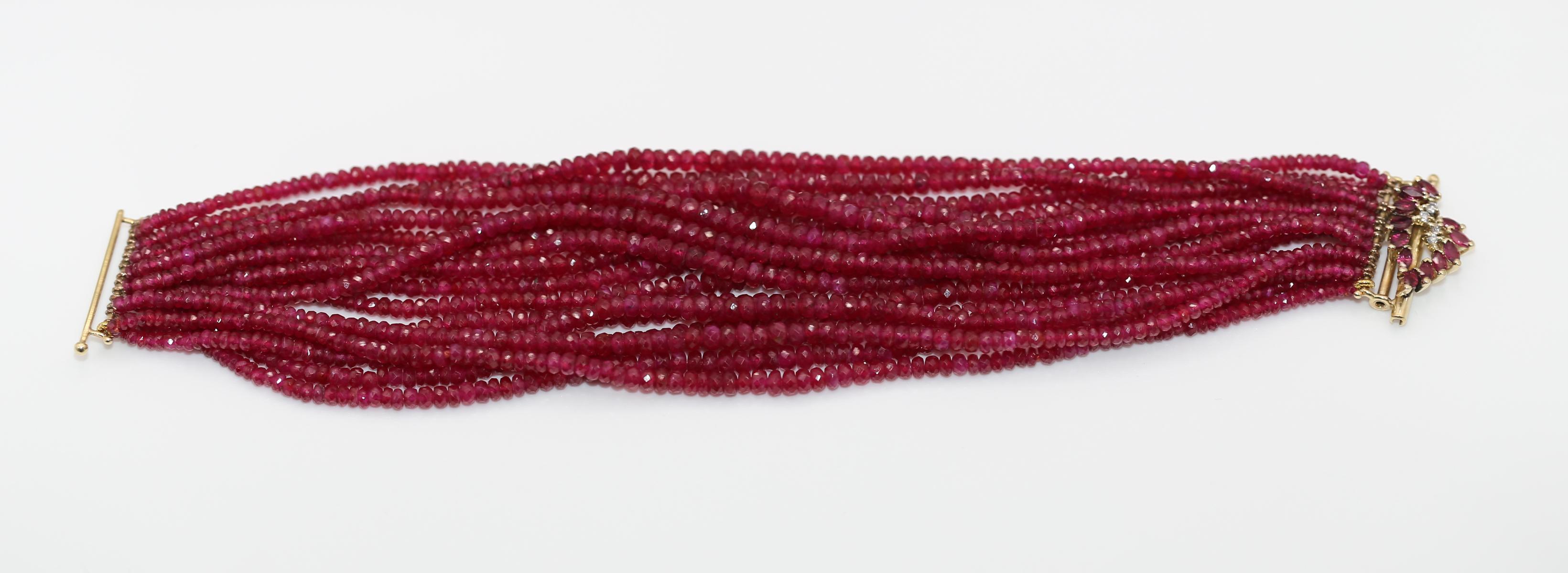 Donna Rubies Beads Bracelet 18K Yellow Gold 3.4 Ct Marquise-cut Rubies Lock, 1950 in vendita
