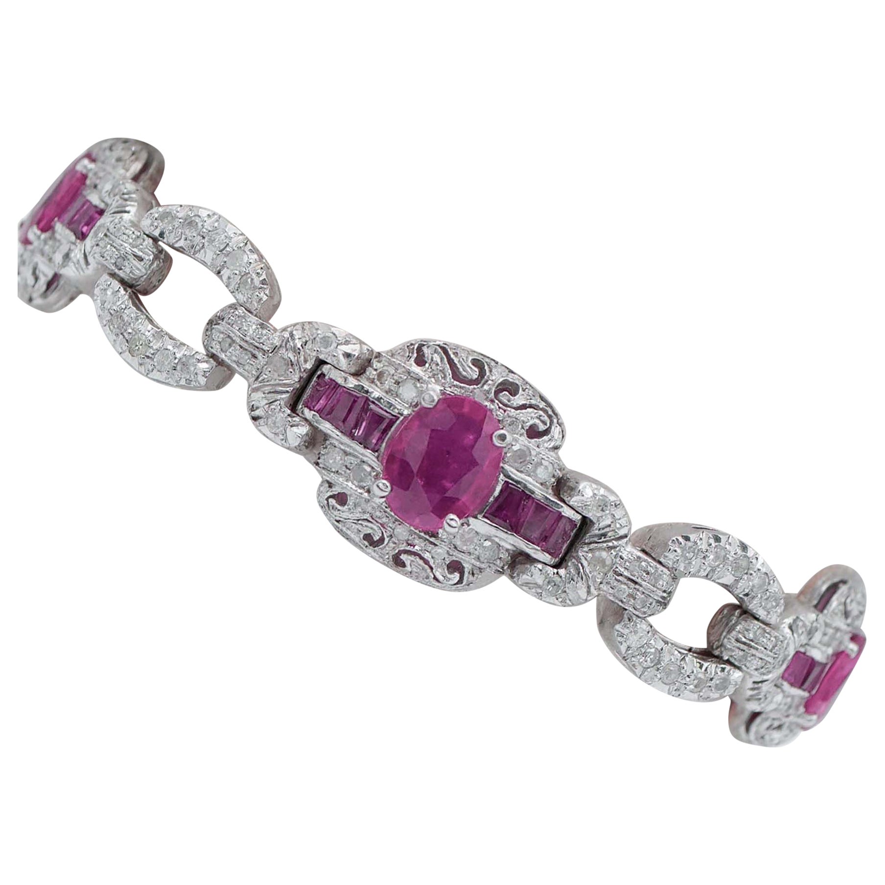 Bracelet en or rose 14 carats, rubis et diamants en vente
