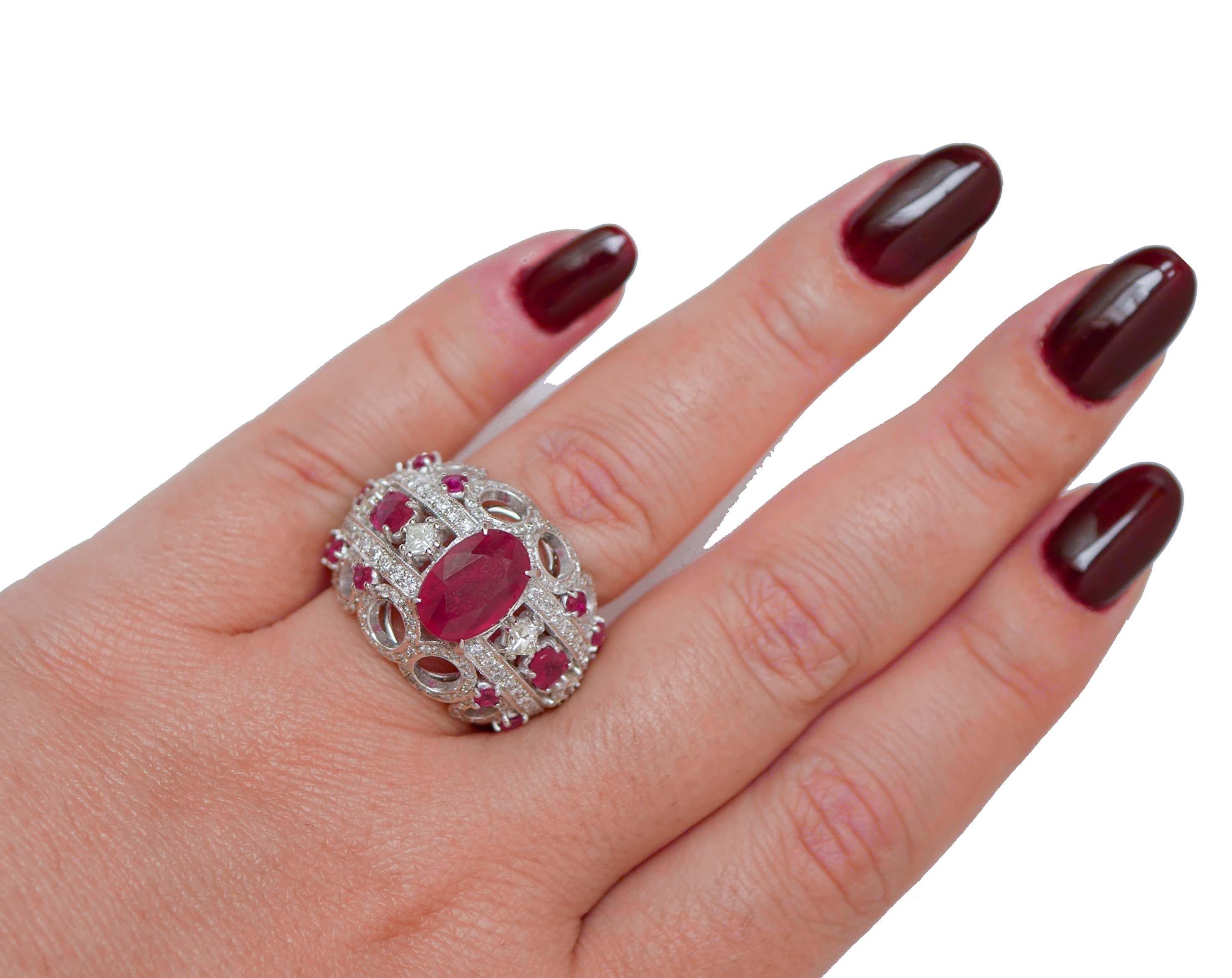 Rubies, Diamonds, 14 Karat White Gold Band Ring. In Good Condition For Sale In Marcianise, Marcianise (CE)