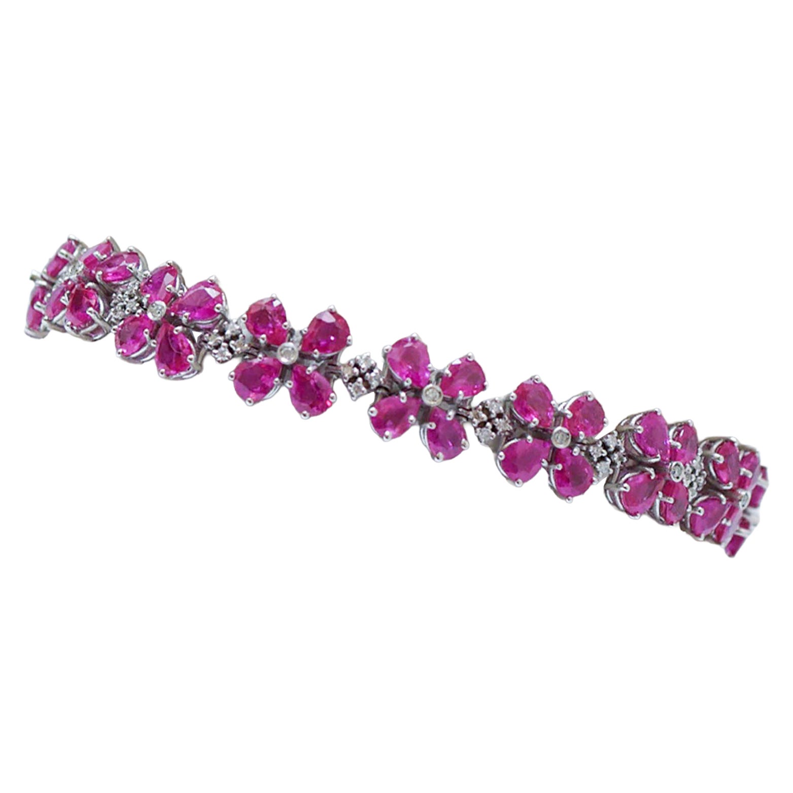 Pulsera de rubíes, diamantes y oro blanco de 14 quilates. en venta