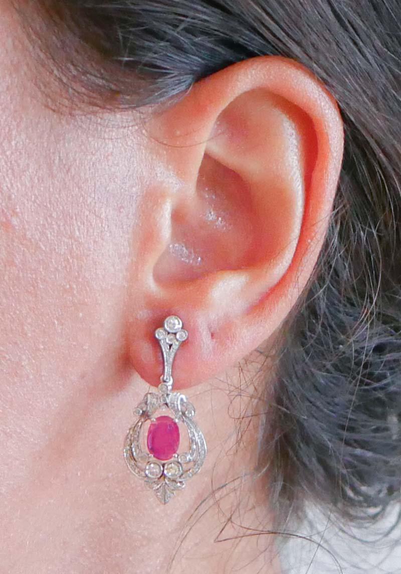 Rubies, Diamonds, 14 Karat White Gold Retrò Earrings. In Good Condition For Sale In Marcianise, Marcianise (CE)