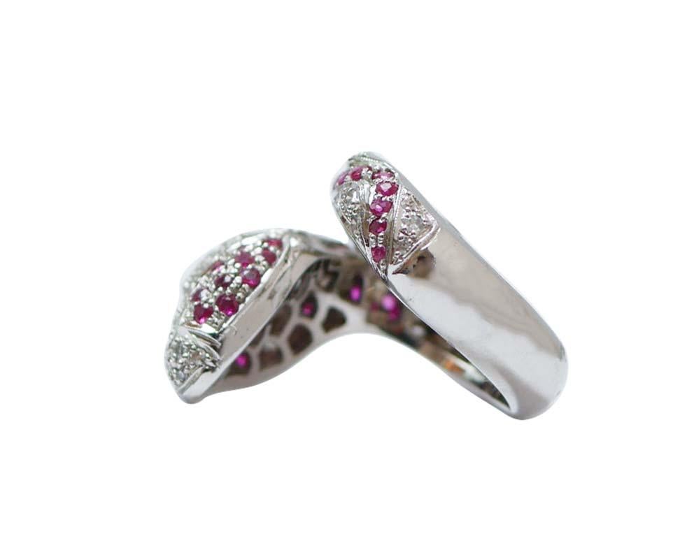 Rubíes, Diamantes, Anillo de Serpiente de Oro Blanco de 14 Kilates. Corte mixto en venta