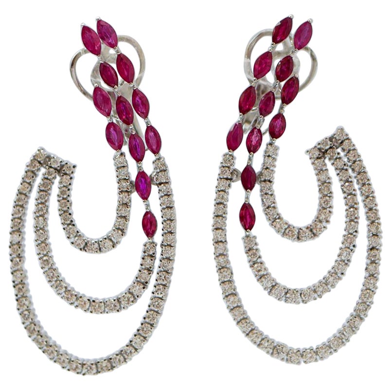 Rubis, diamants, or blanc 18 carats Boucles d'oreilles.