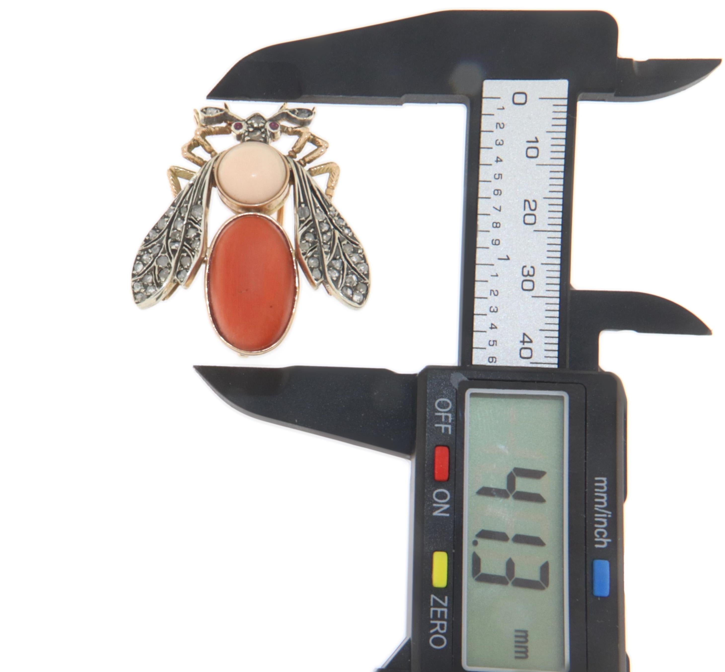 Rubies Diamonds Coral 14 Karat Yellow Gold Fly Brooch In New Condition For Sale In Marcianise, IT