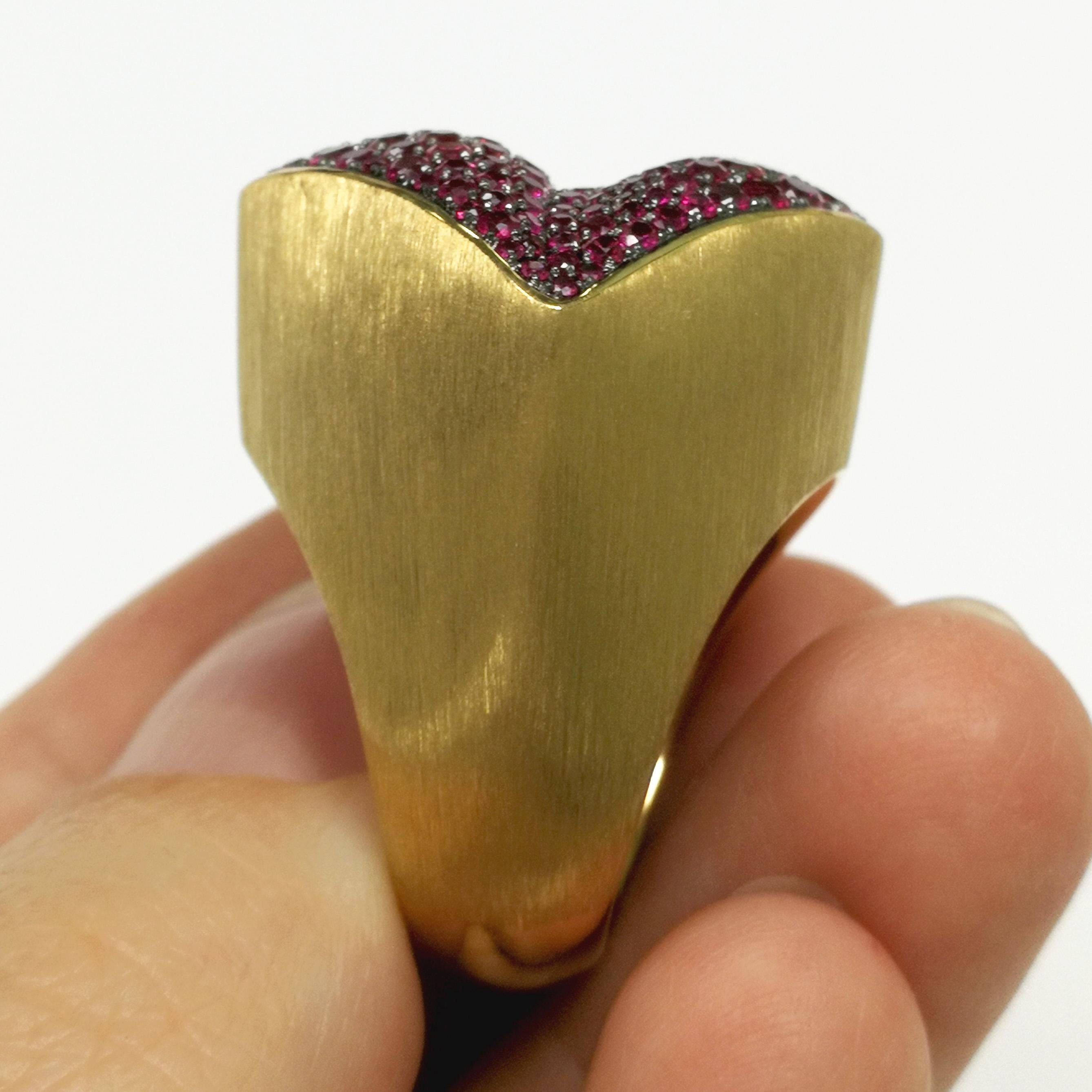 Modern Rubies Diamonds Kiss Me Baby 18 Karat Yellow Gold Ring
