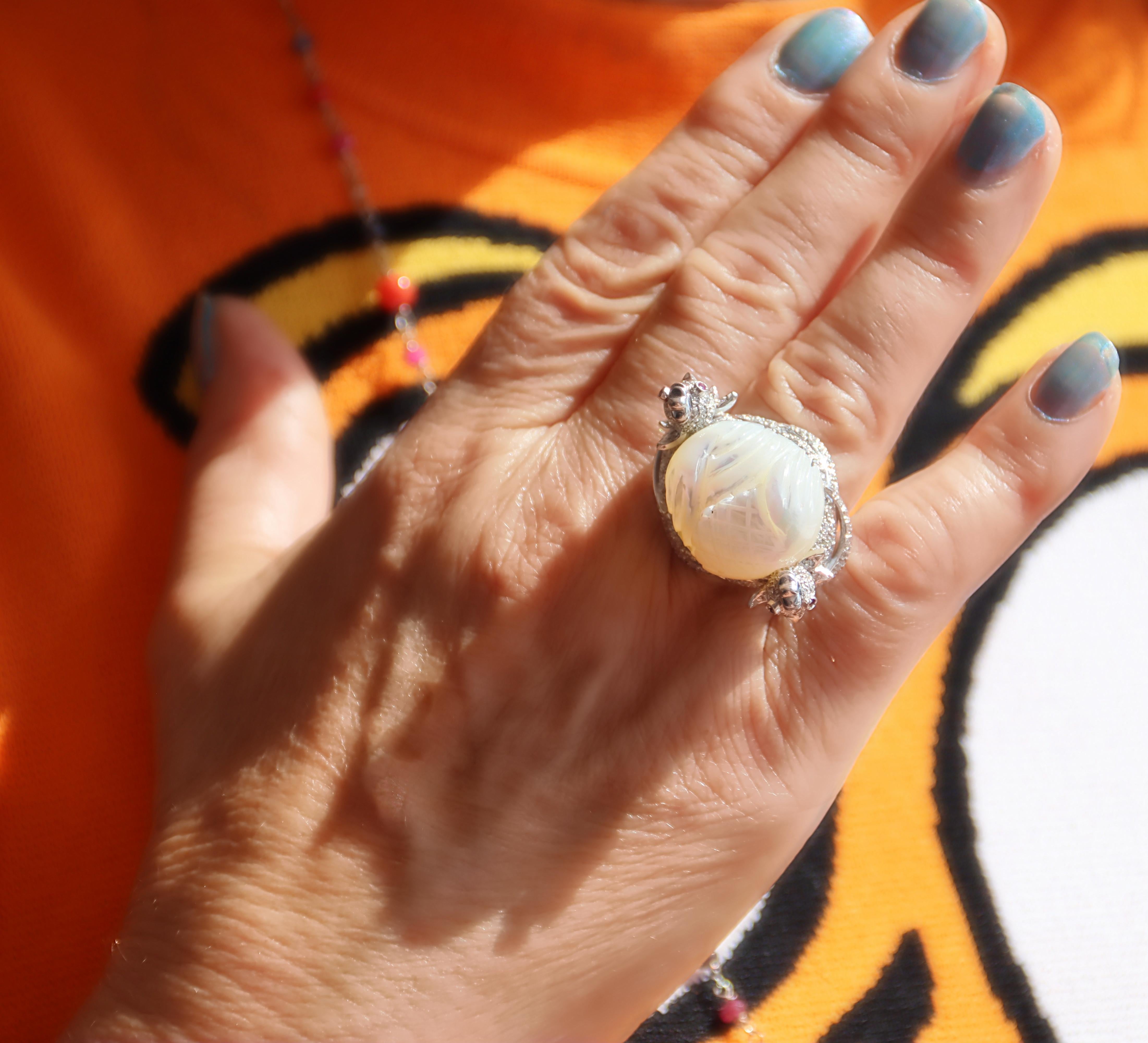 Rubine Diamanten Perlmutt 18 Karat Weißgold Cocktail Ring im Angebot 2