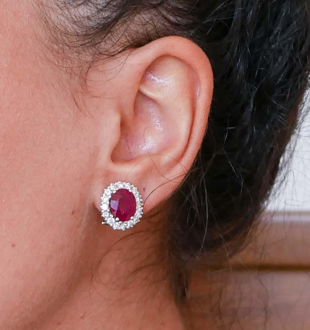 Ohrringe aus Platin mit Rubinen, Diamanten und 14 Karat Weißgold. im Zustand „Gut“ im Angebot in Marcianise, Marcianise (CE)