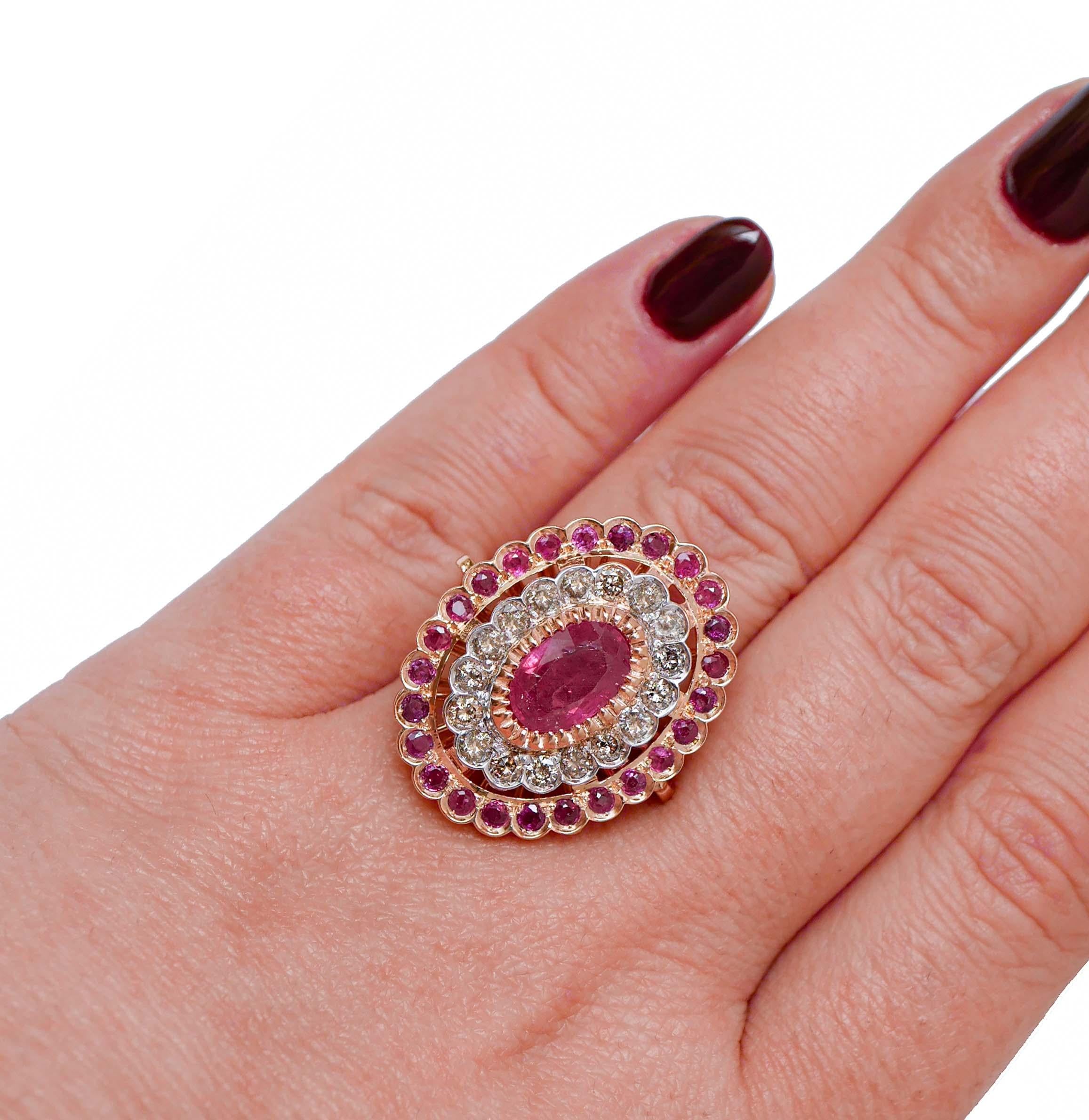 Rubies, Diamonds, Rose Gold ad Silver Ring. In Good Condition For Sale In Marcianise, Marcianise (CE)
