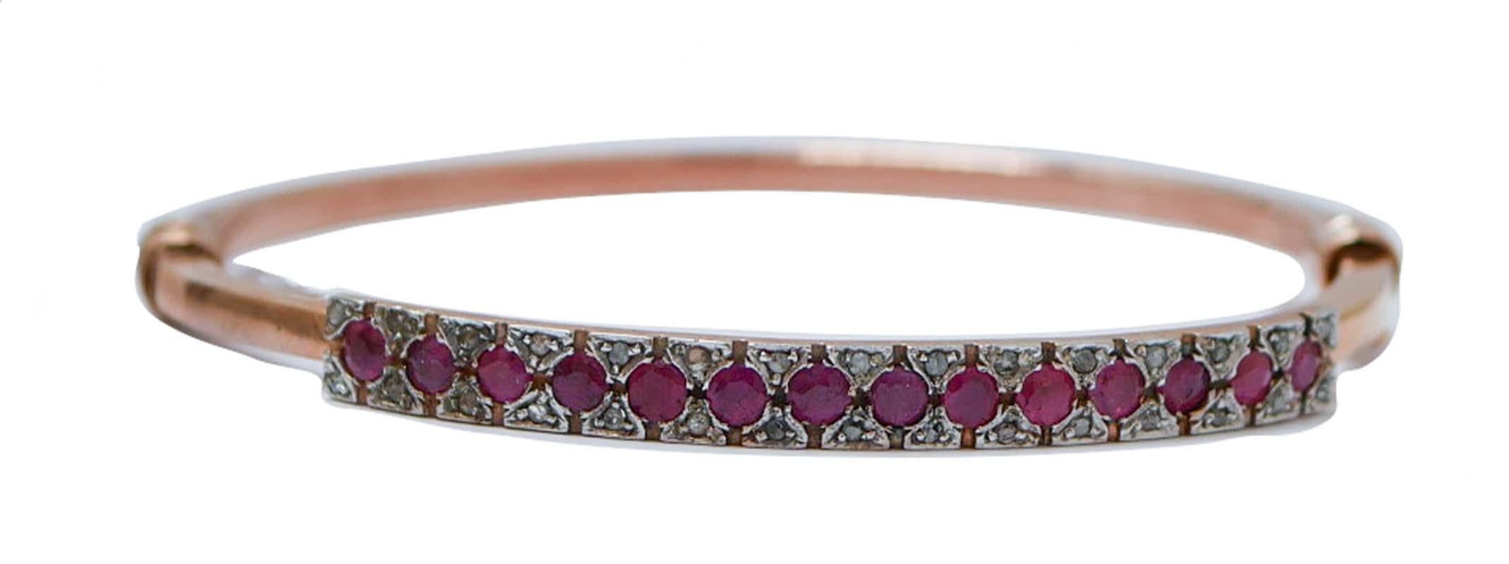 Fantastico bracciale in oro rosa 9 kt e struttura in argento con rubini e diamanti.
Questo bracciale è stato realizzato totalmente a mano da maestri orafi italiani ed è in perfette condizioni.
Diamanti 0.29 ct
Rubini 2,90 gr
Peso totale 8,20 gr
RF