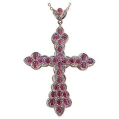 Colgante Cruz de Rubíes, Diamantes, Oro Rosa y Plata.