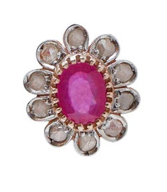 Ohrringe mit Rubinen, Diamanten, Roségold und Silber
