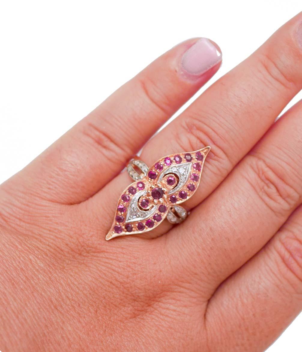 Anello con rubini, diamanti, oro rosa e argento. In condizioni buone in vendita a Marcianise, Marcianise (CE)
