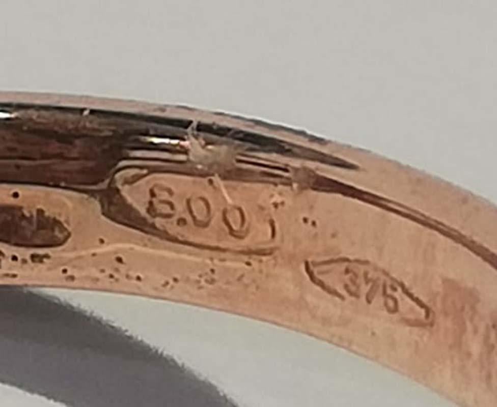 Donna Anello con rubini, diamanti, oro rosa e argento. in vendita