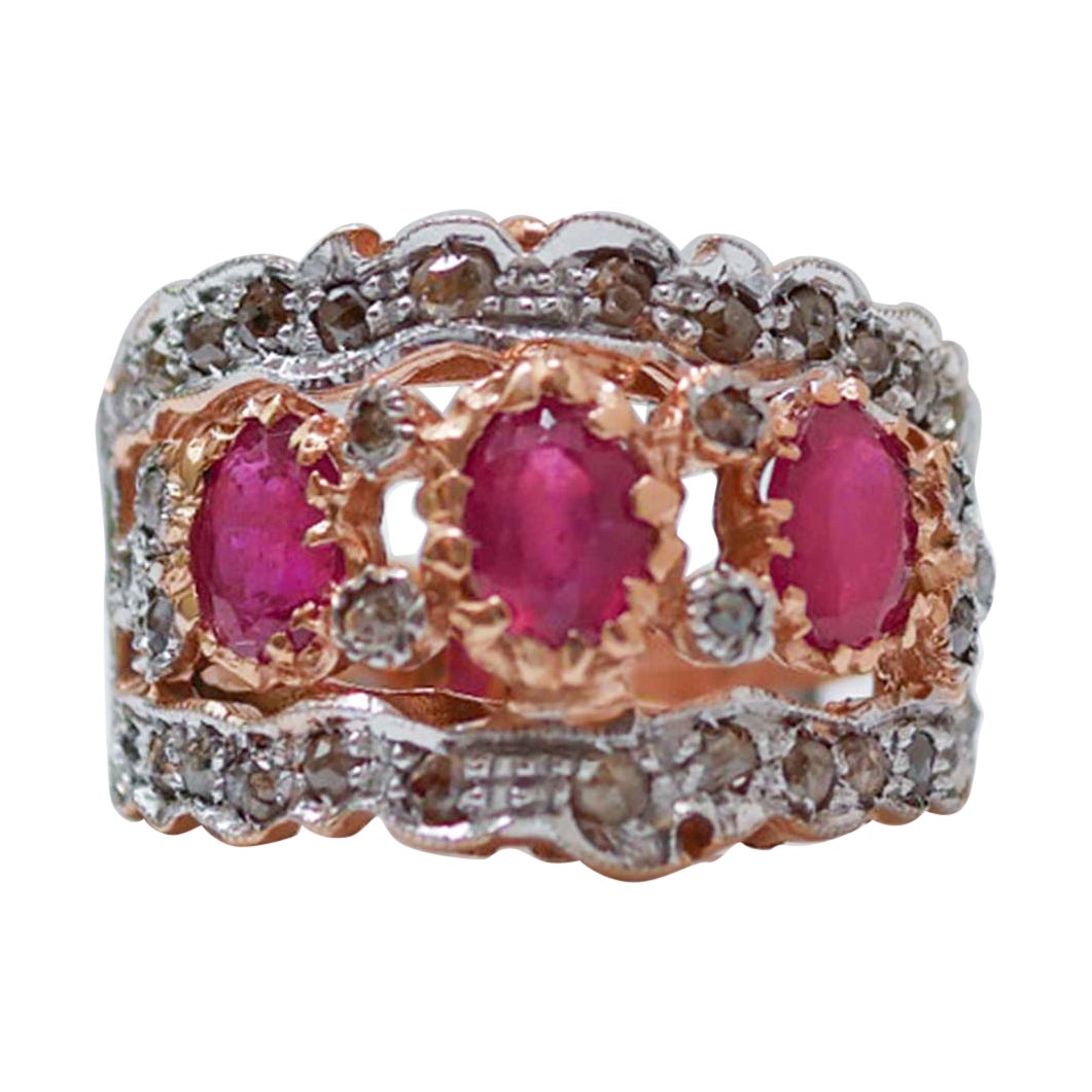 Ring aus Rubinen, Diamanten, Roségold und Silber.