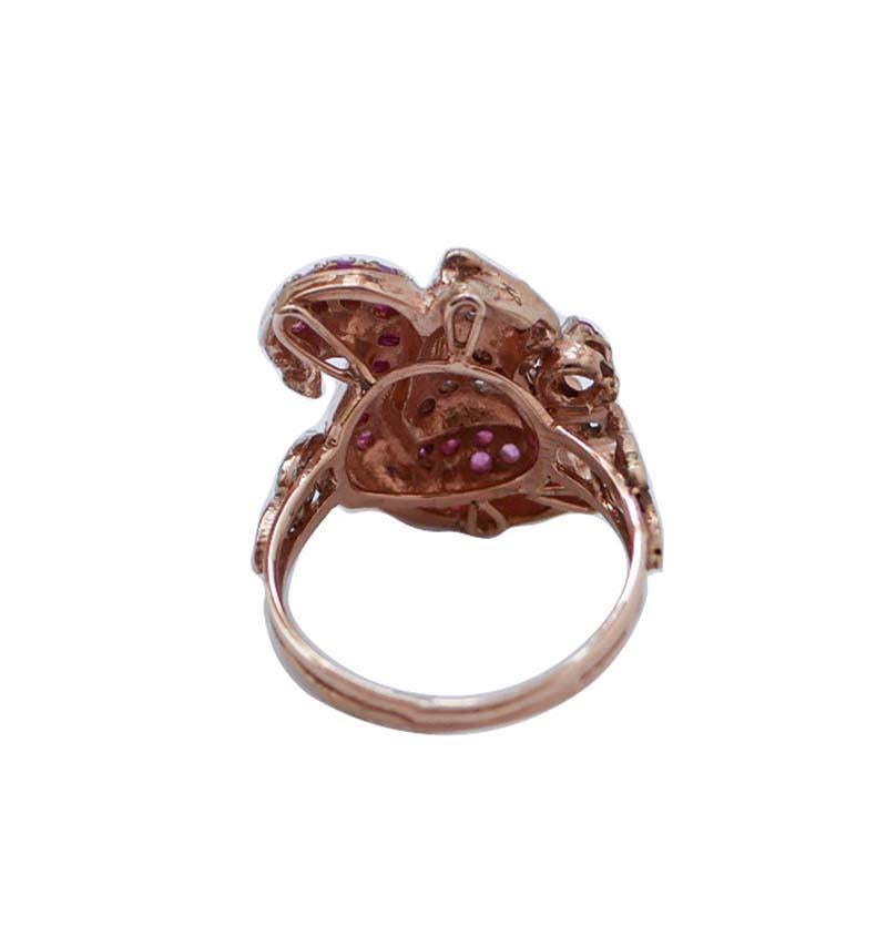 Rétro Anello con rubini, diamanti, scoiattolo in oro rosa e argento. in vendita