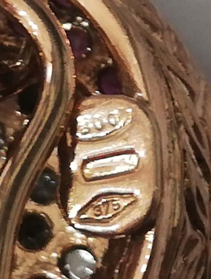 Donna Orecchini con rubini, diamanti, oro rosa e argento in vendita