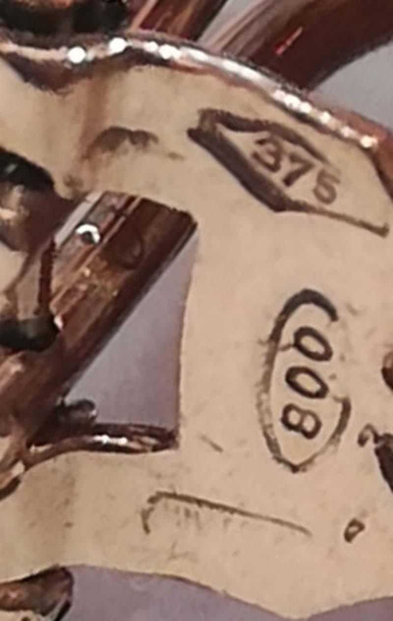 Donna Orecchini con rubini, diamanti, oro rosa e argento in vendita