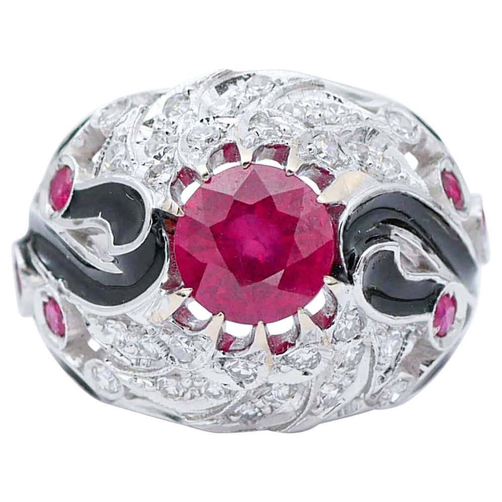 Rubíes, Esmalte, Diamantes, Anillo de Oro Blanco de 18 Kilates